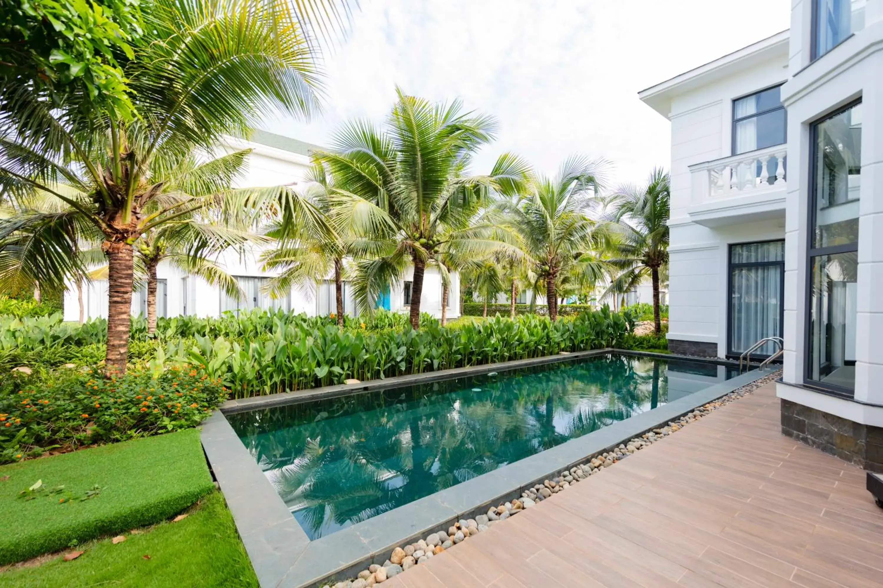 Four-Bedroom Villa with Private Pool and Garden View in Le Palmier Ho Tram Resort - Beachfront with Private Beach Four-Bedroom Villa with Private Pool and Garden View in Le Palmier Ho Tram Resort - Beachfront with Private Beach