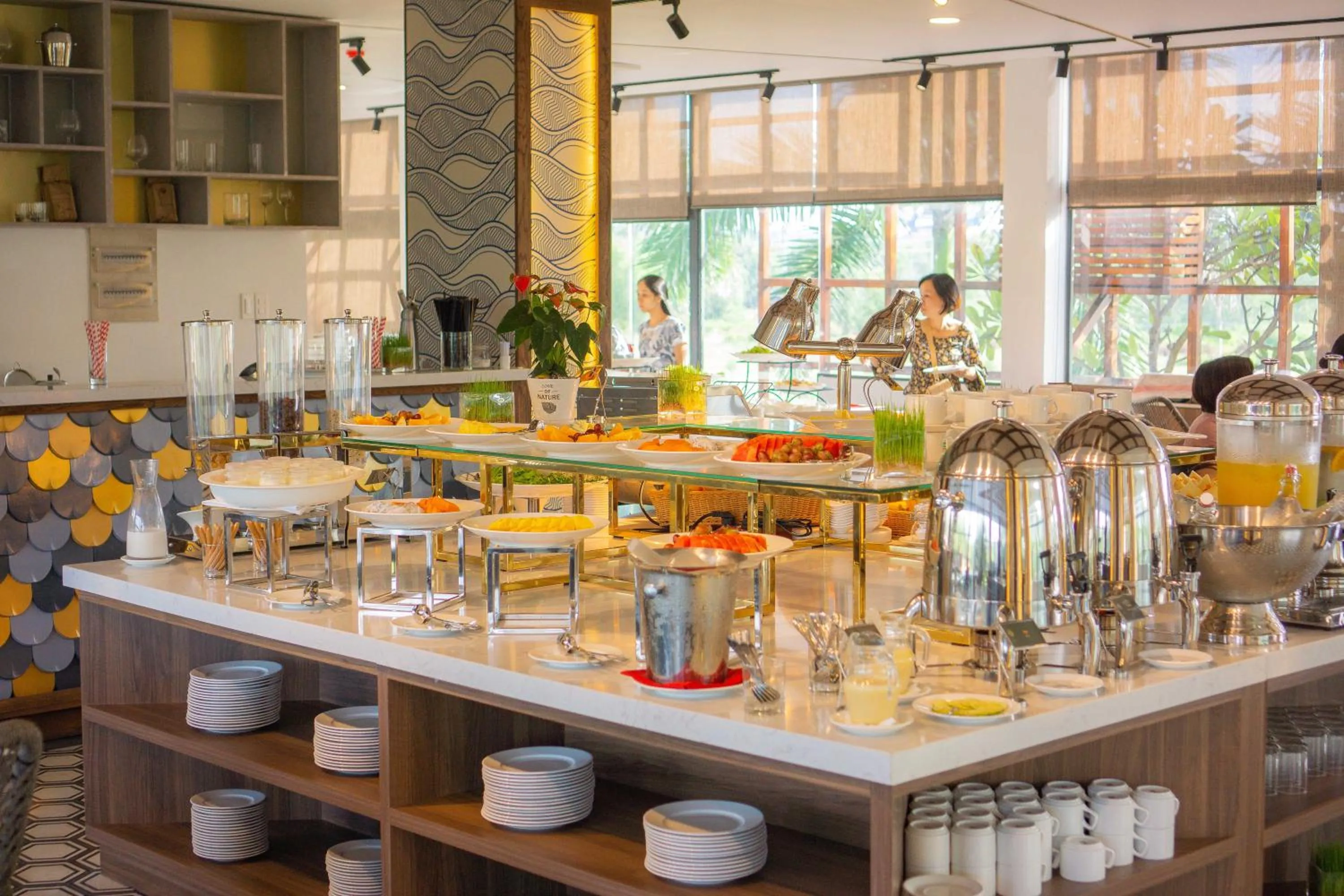 Restaurant/places to eat in Le Palmier Ho Tram Resort - Beachfront with Private Beach