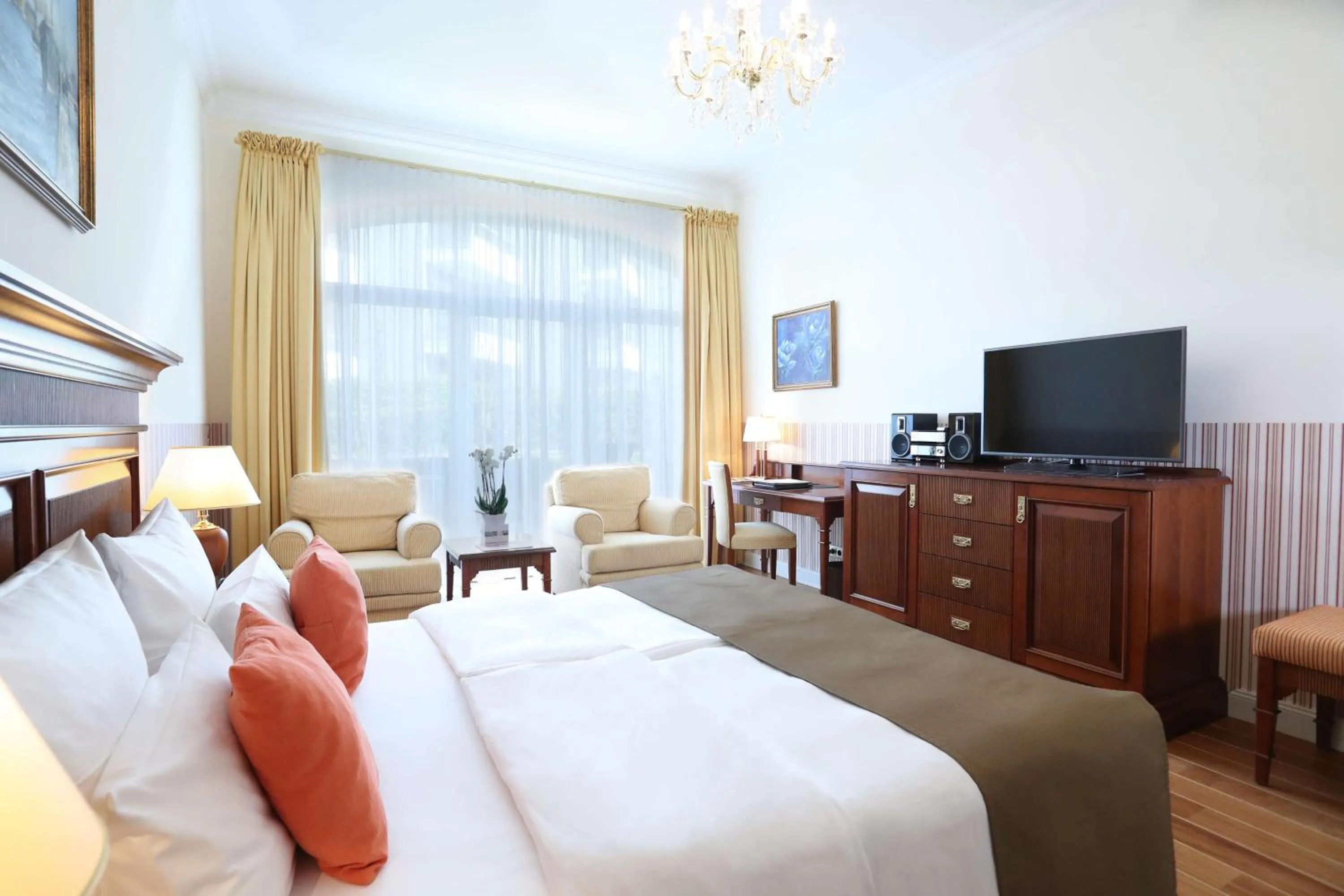 Bedroom, Bed in ATLANTIC Grand Hotel Travemünde