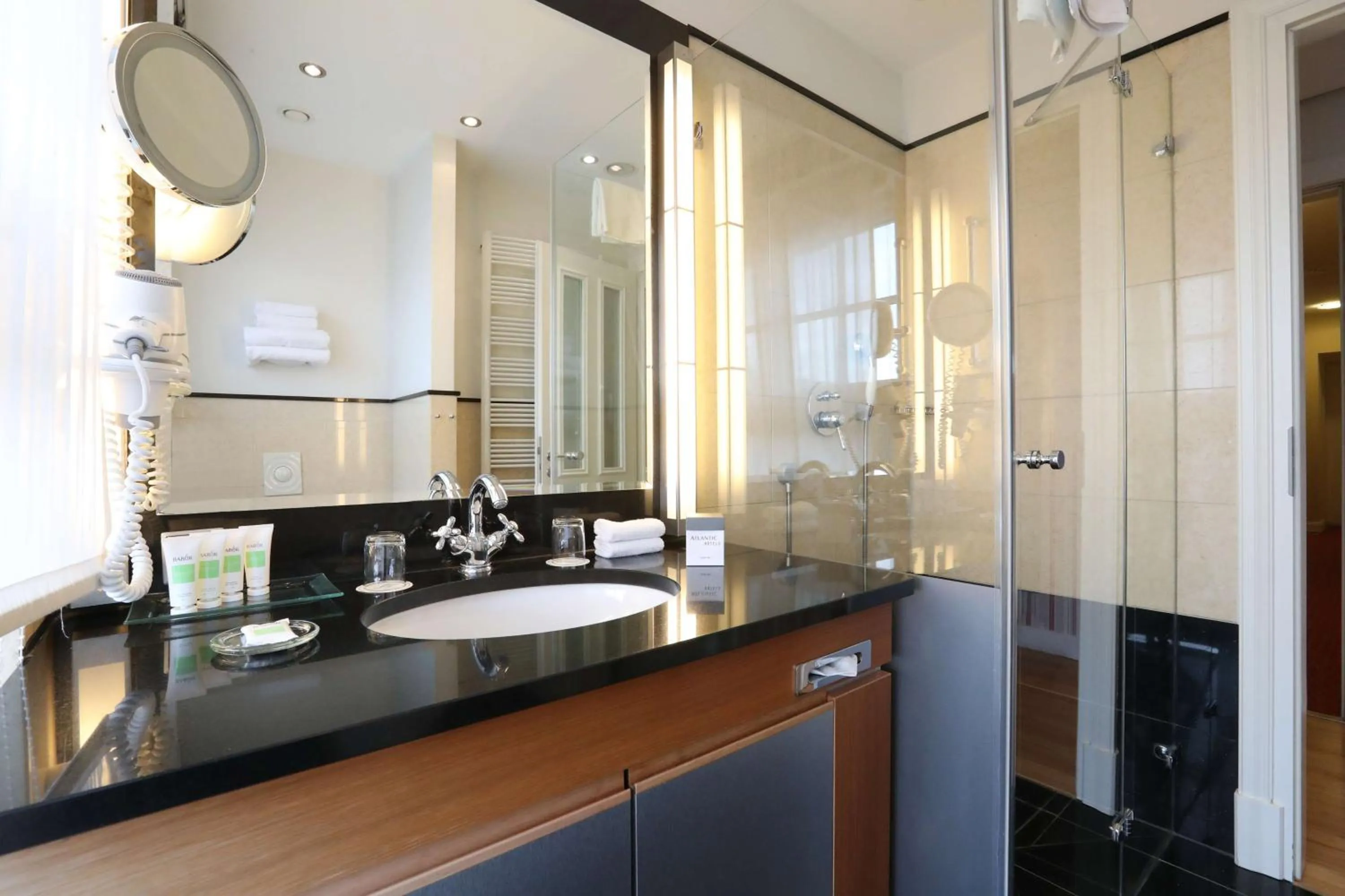 Shower in ATLANTIC Grand Hotel Travemünde