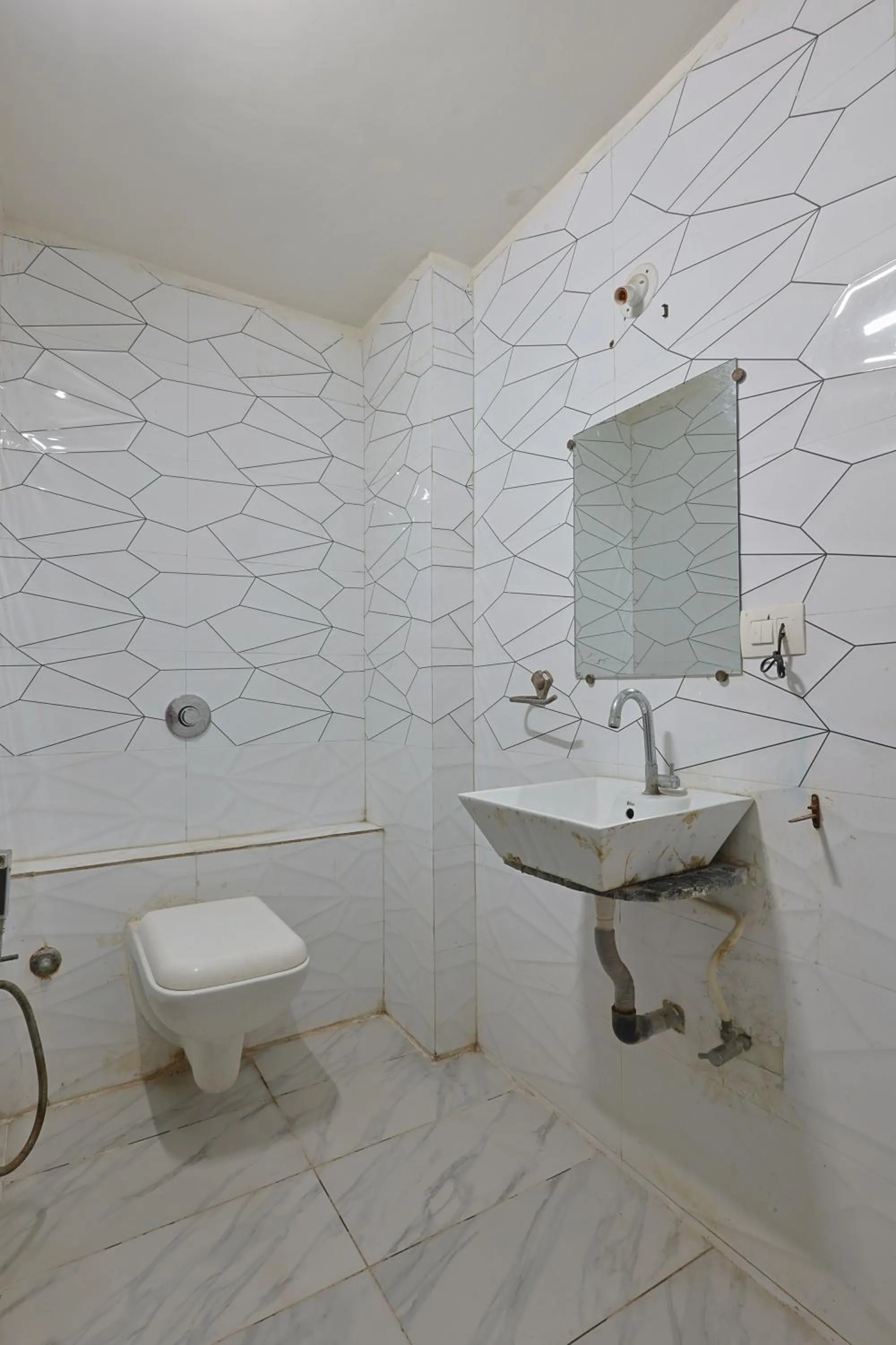 Shower in Hotel Gir Scintilla