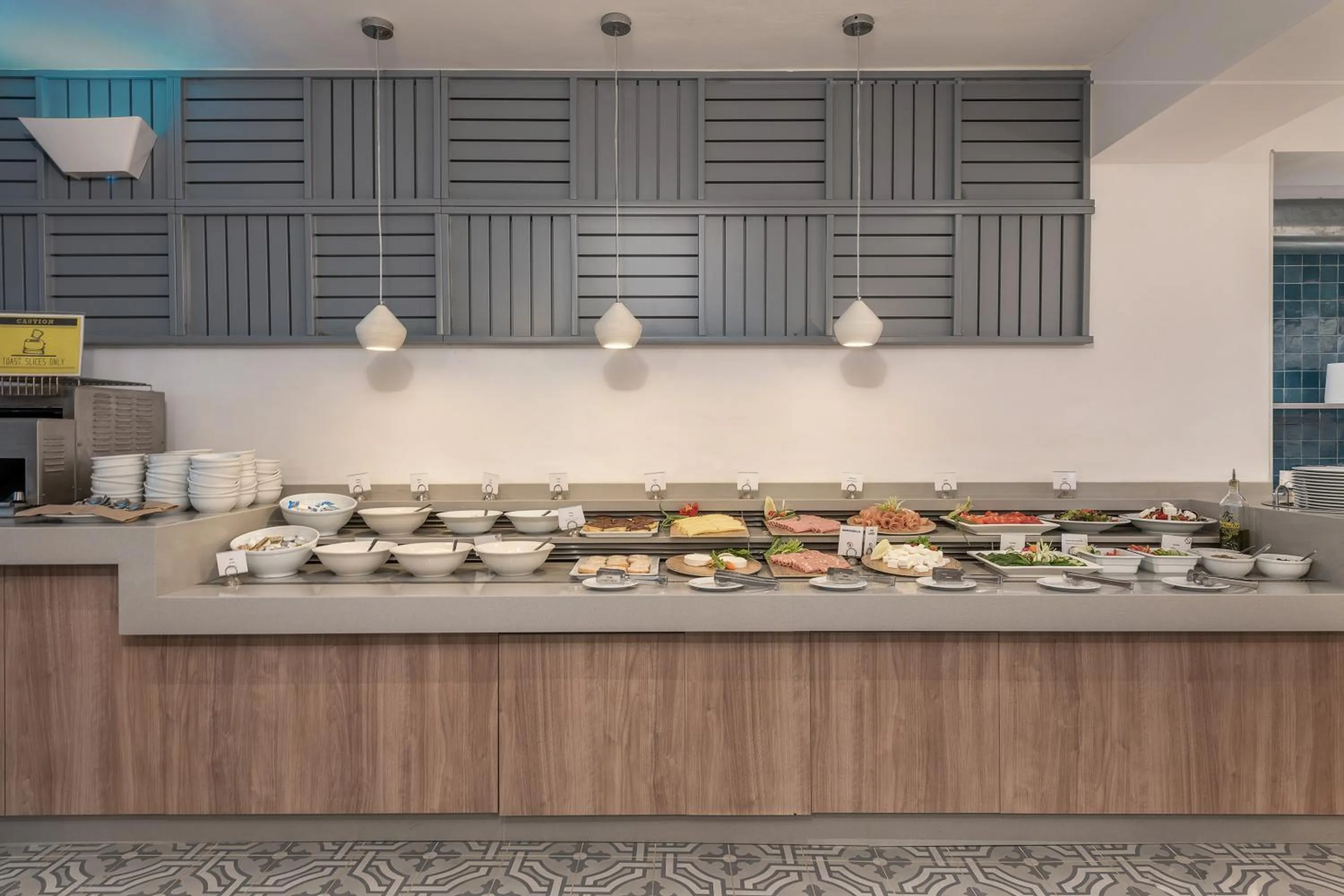 Buffet breakfast in Caldera Bay