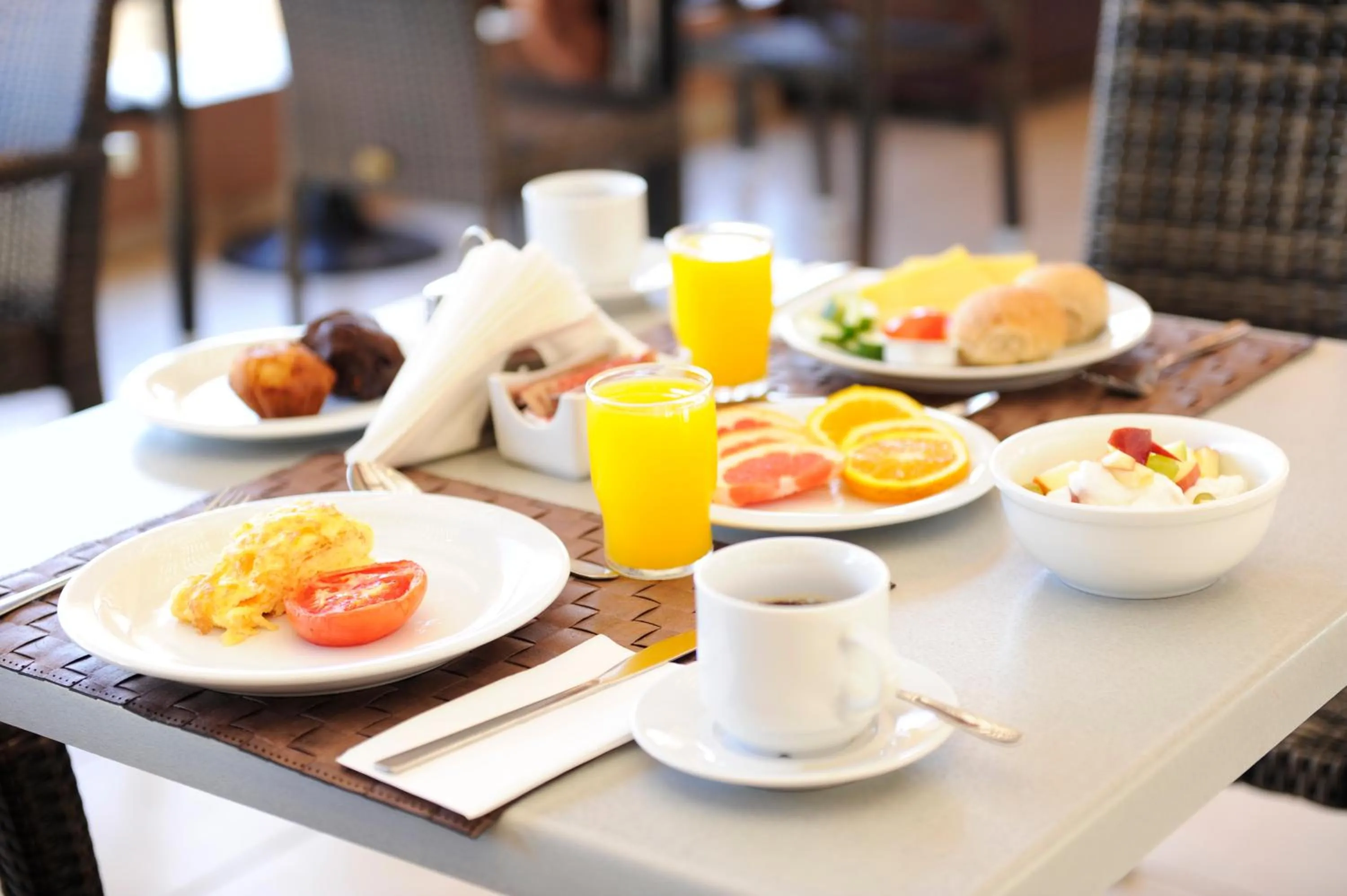 Breakfast in Caldera Bay