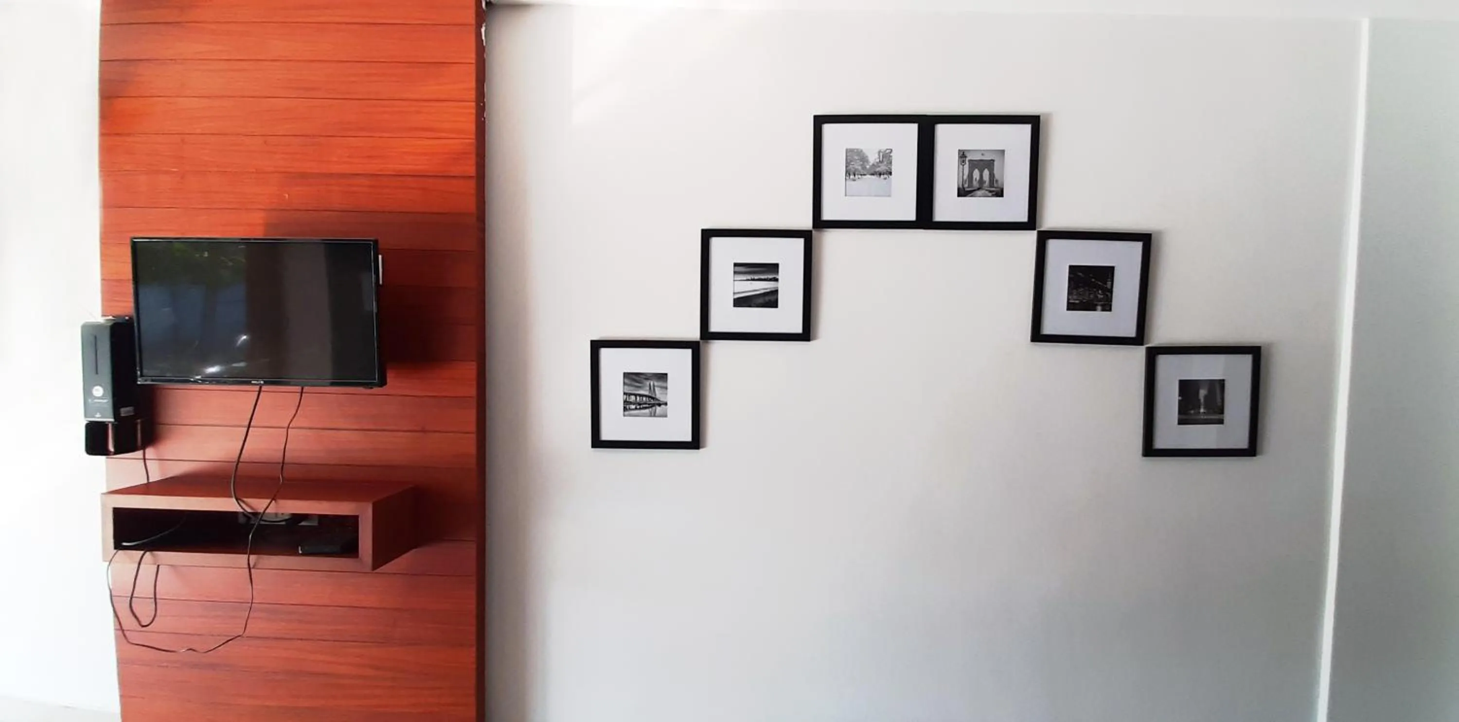 Lobby or reception in The Reach Hotel