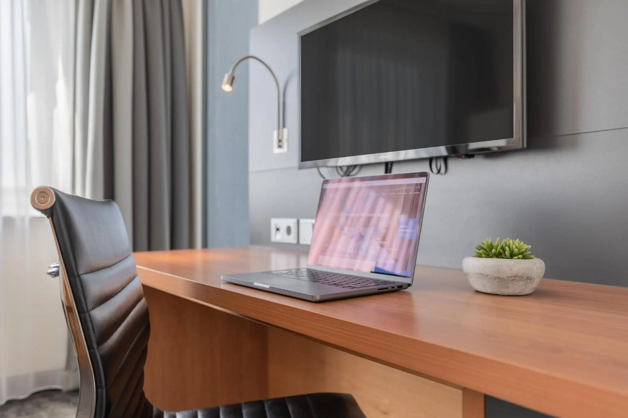 Photo of the whole room in Garner Hotel Rüsselsheim by IHG