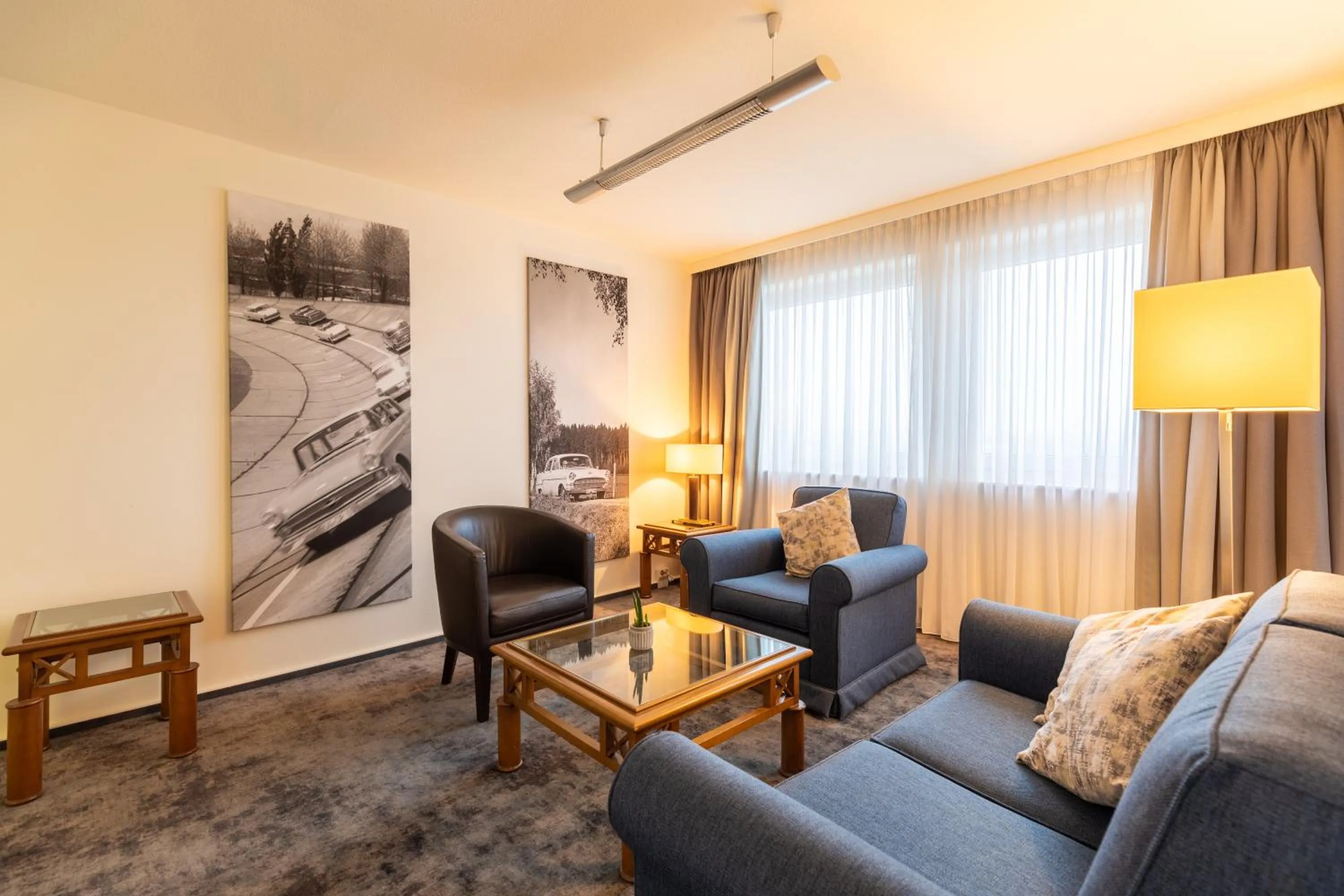 Living room in Garner Hotel Rüsselsheim by IHG