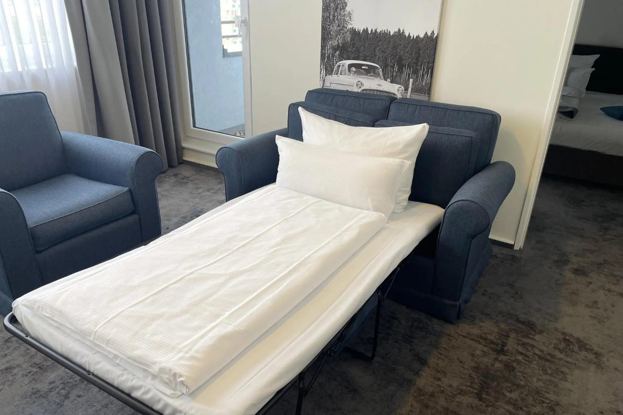 Photo of the whole room, Bed in Garner Hotel Rüsselsheim by IHG