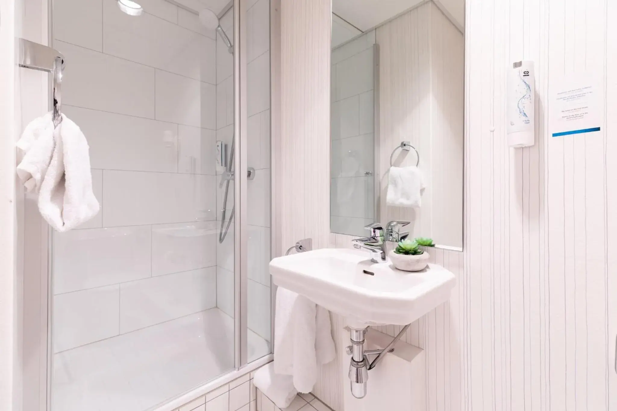 One-Bedroom Queen Suite in Garner Hotel Rüsselsheim by IHG One-Bedroom Queen Suite in Garner Hotel Rüsselsheim by IHG