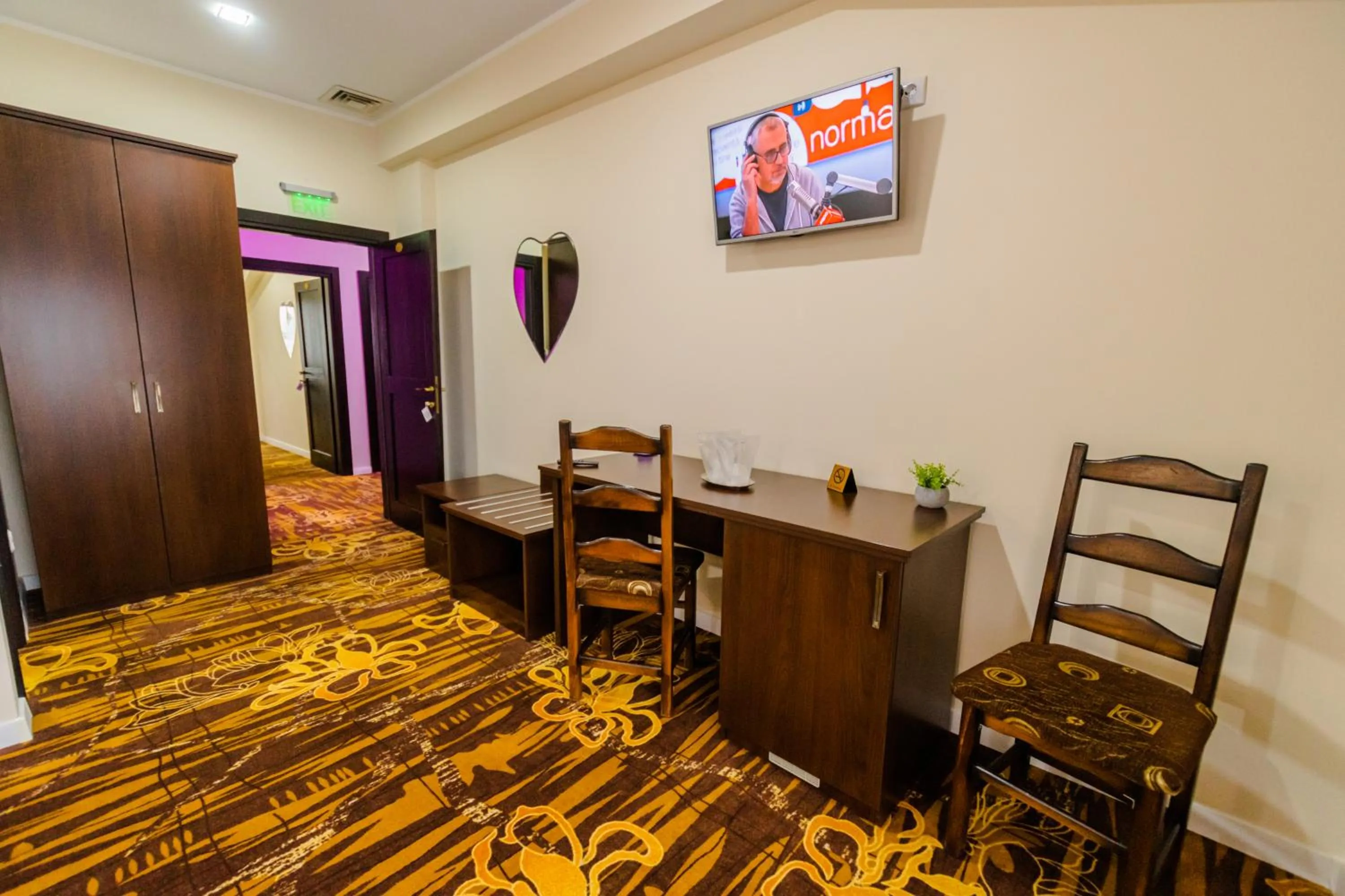 TV and multimedia in Hostel Parc