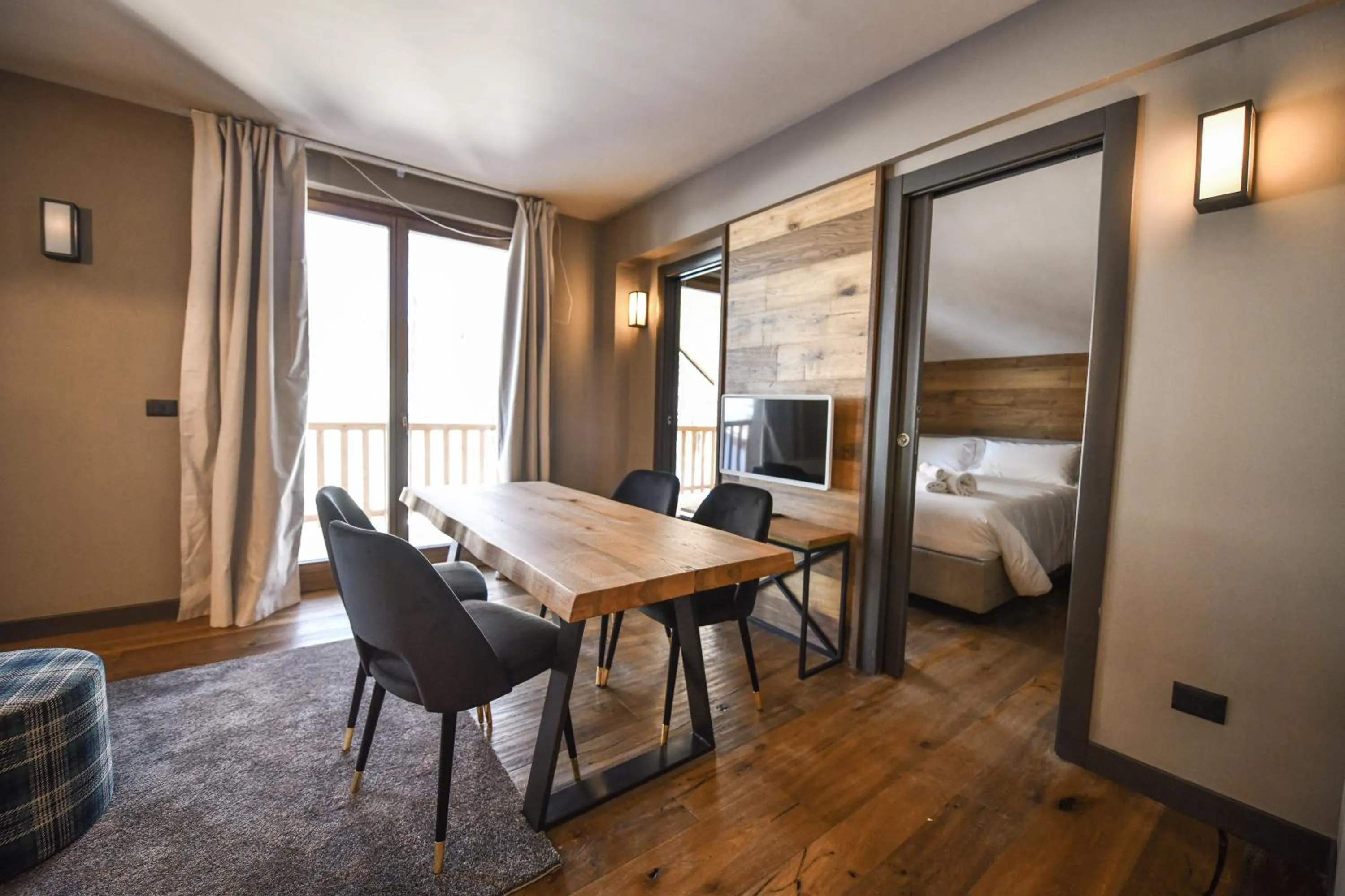 TV and multimedia, Bed in Chalet Everest - Luxury Apartments