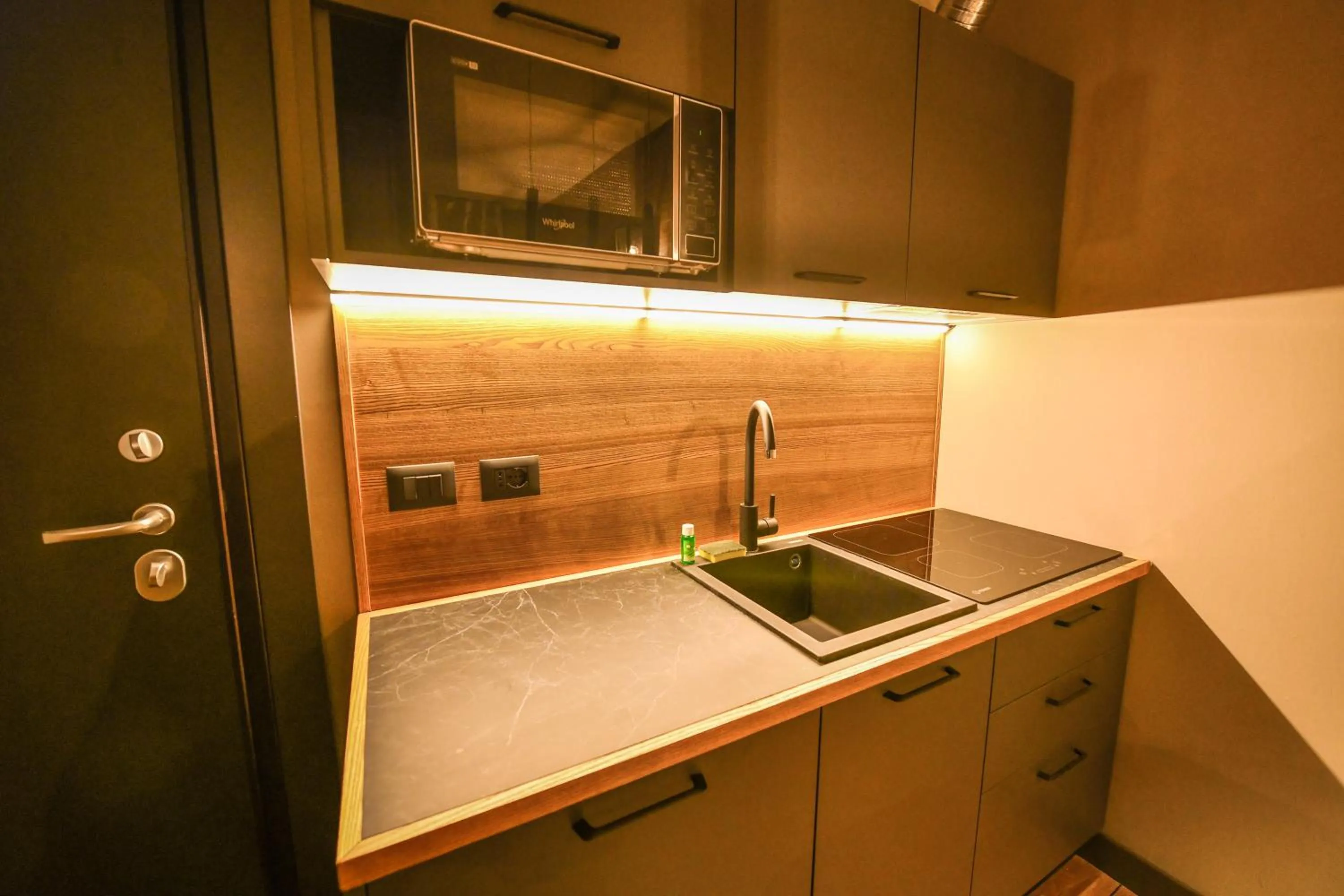 Kitchen or kitchenette in Chalet Everest - Luxury Apartments