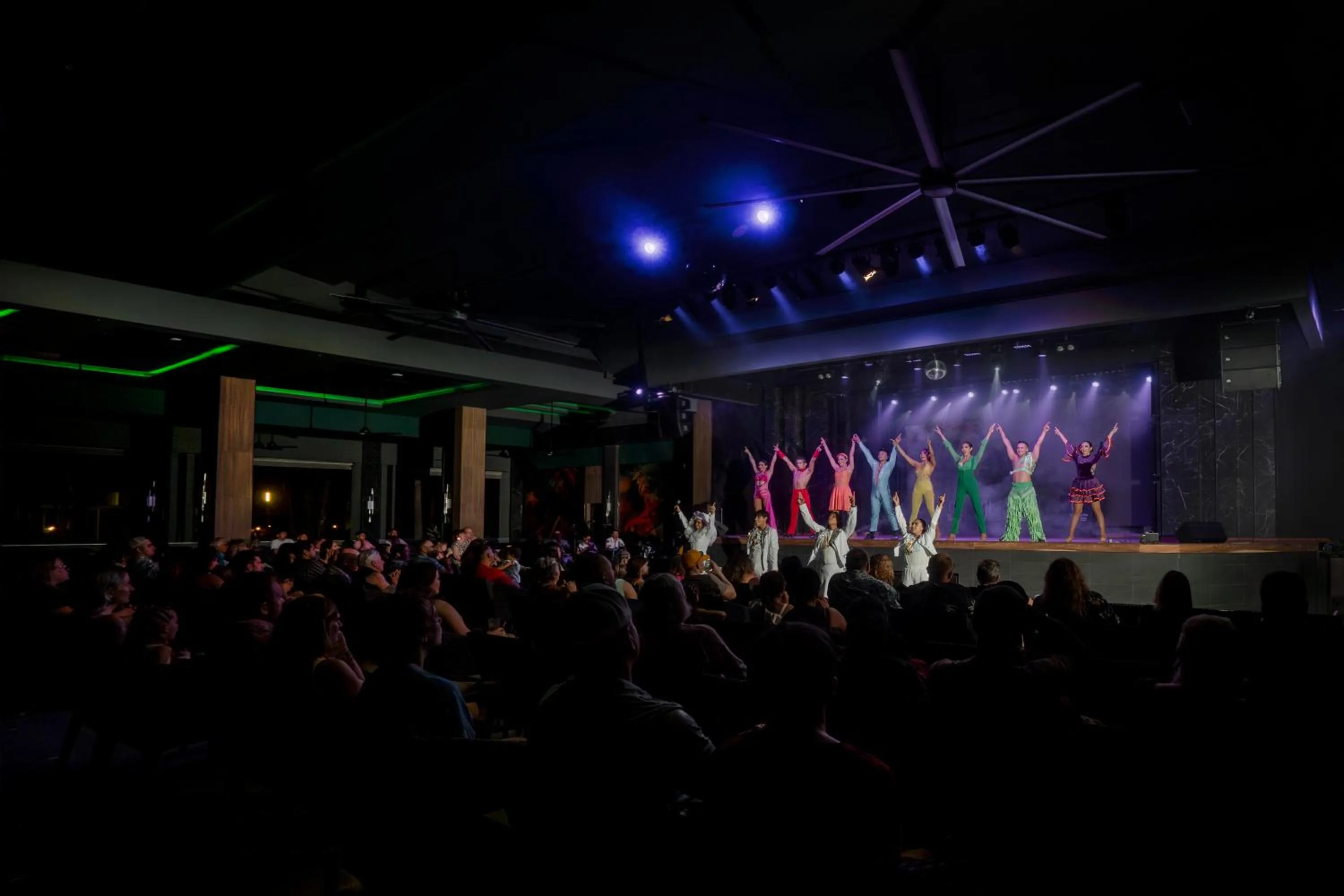 Evening entertainment in Riu Jalisco - All Inclusive