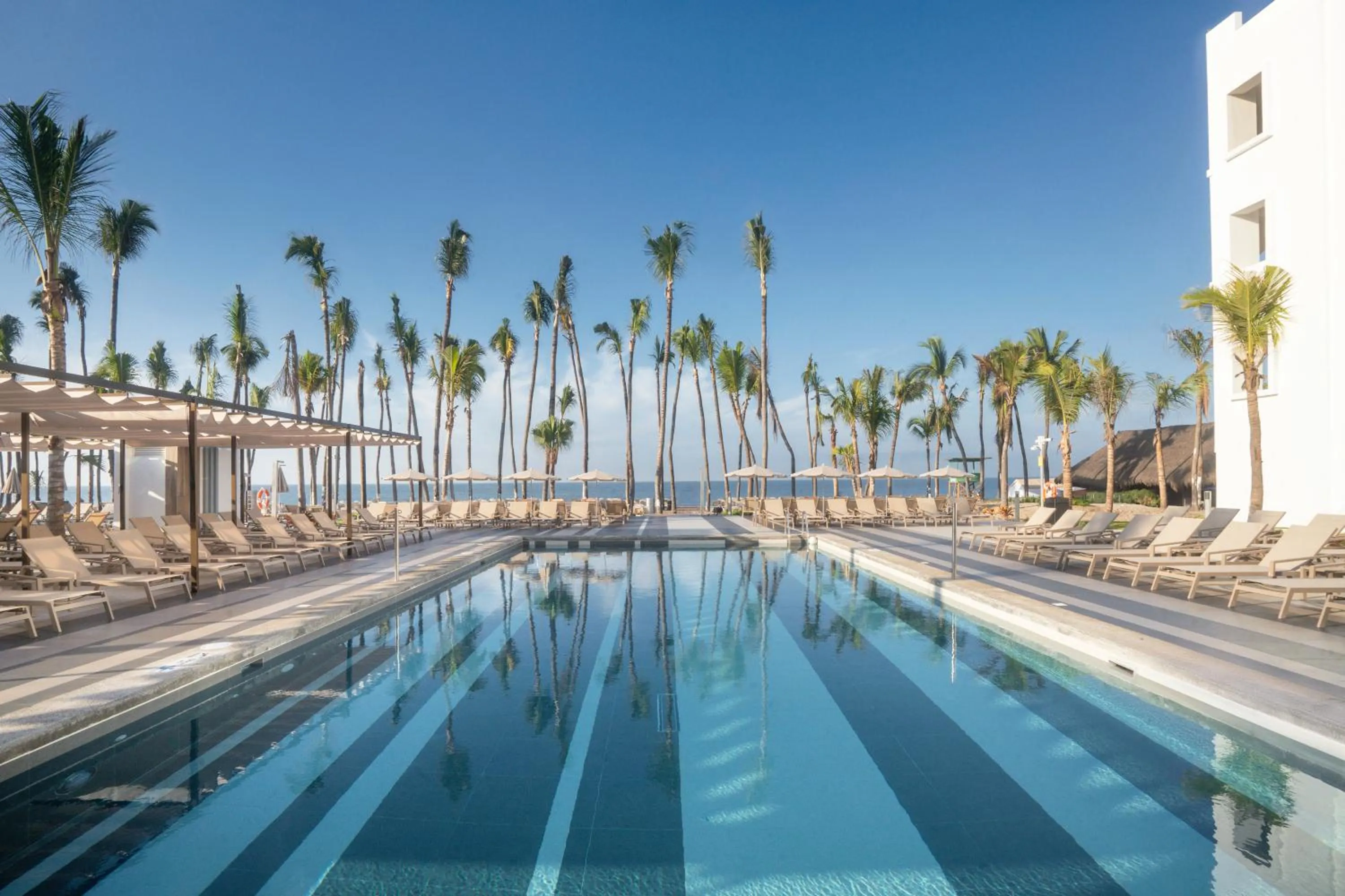 Swimming pool in Riu Jalisco - All Inclusive