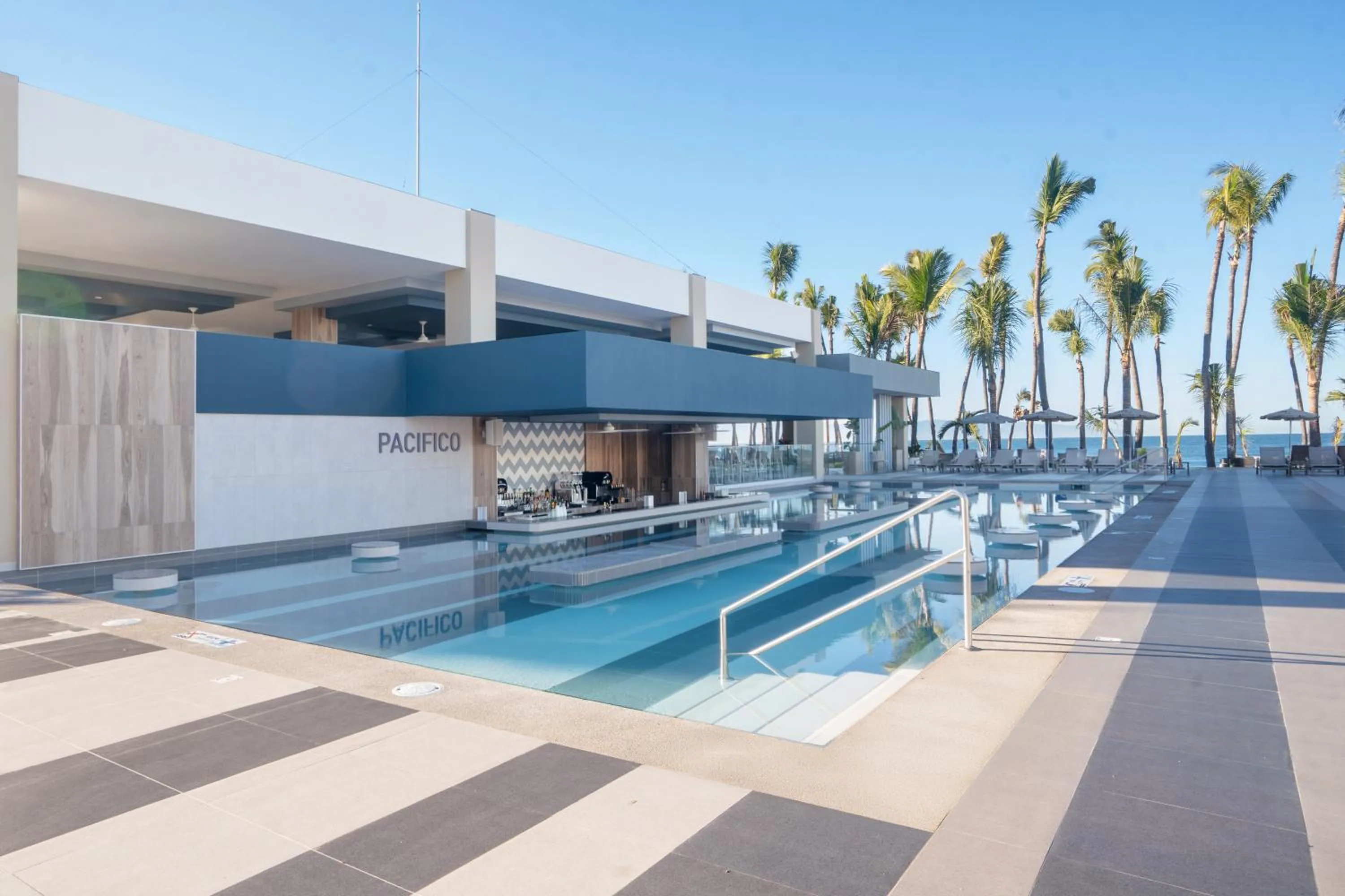 Swimming pool in Riu Jalisco - All Inclusive