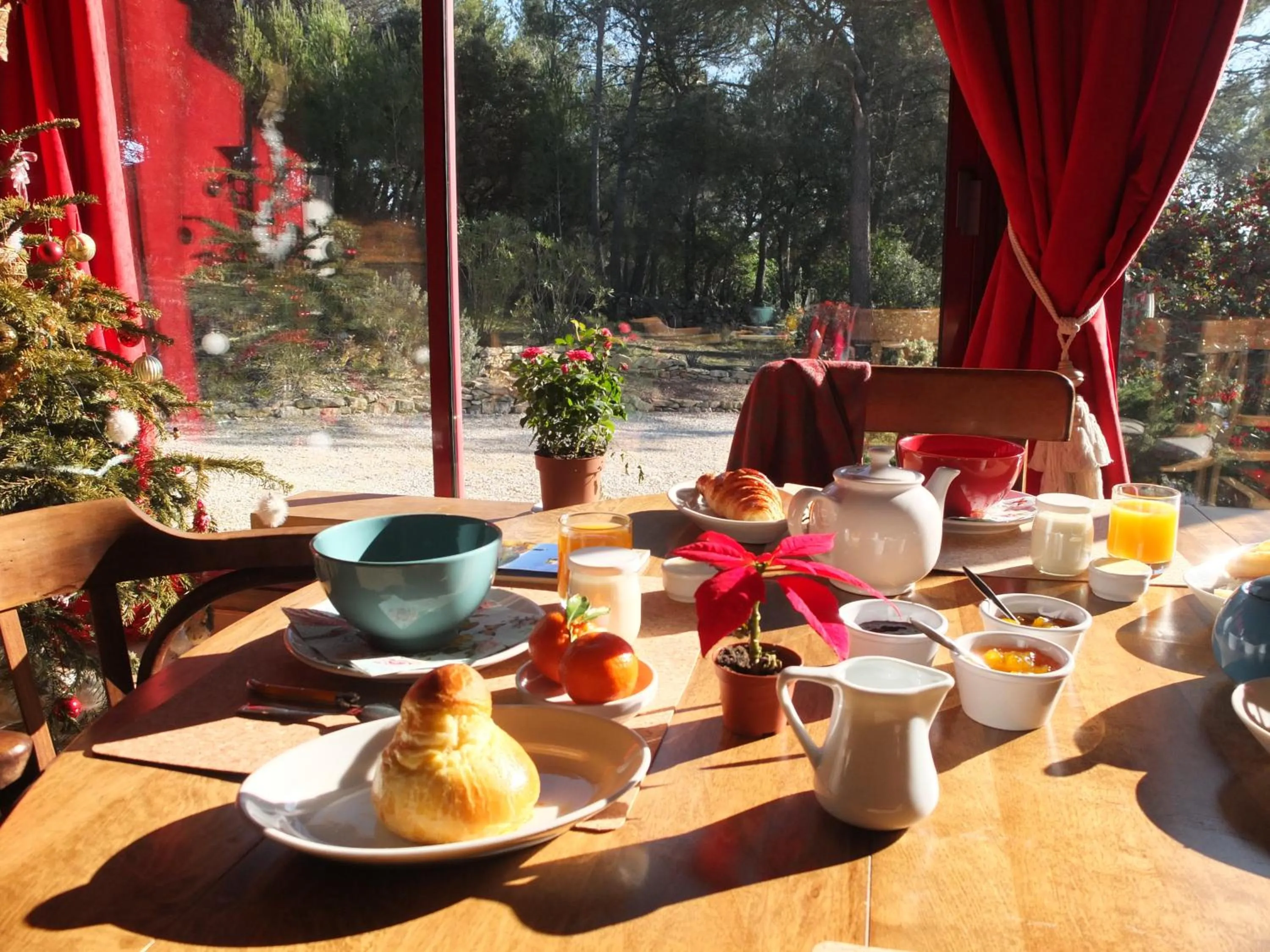 Continental breakfast in Le Clos des Chênes