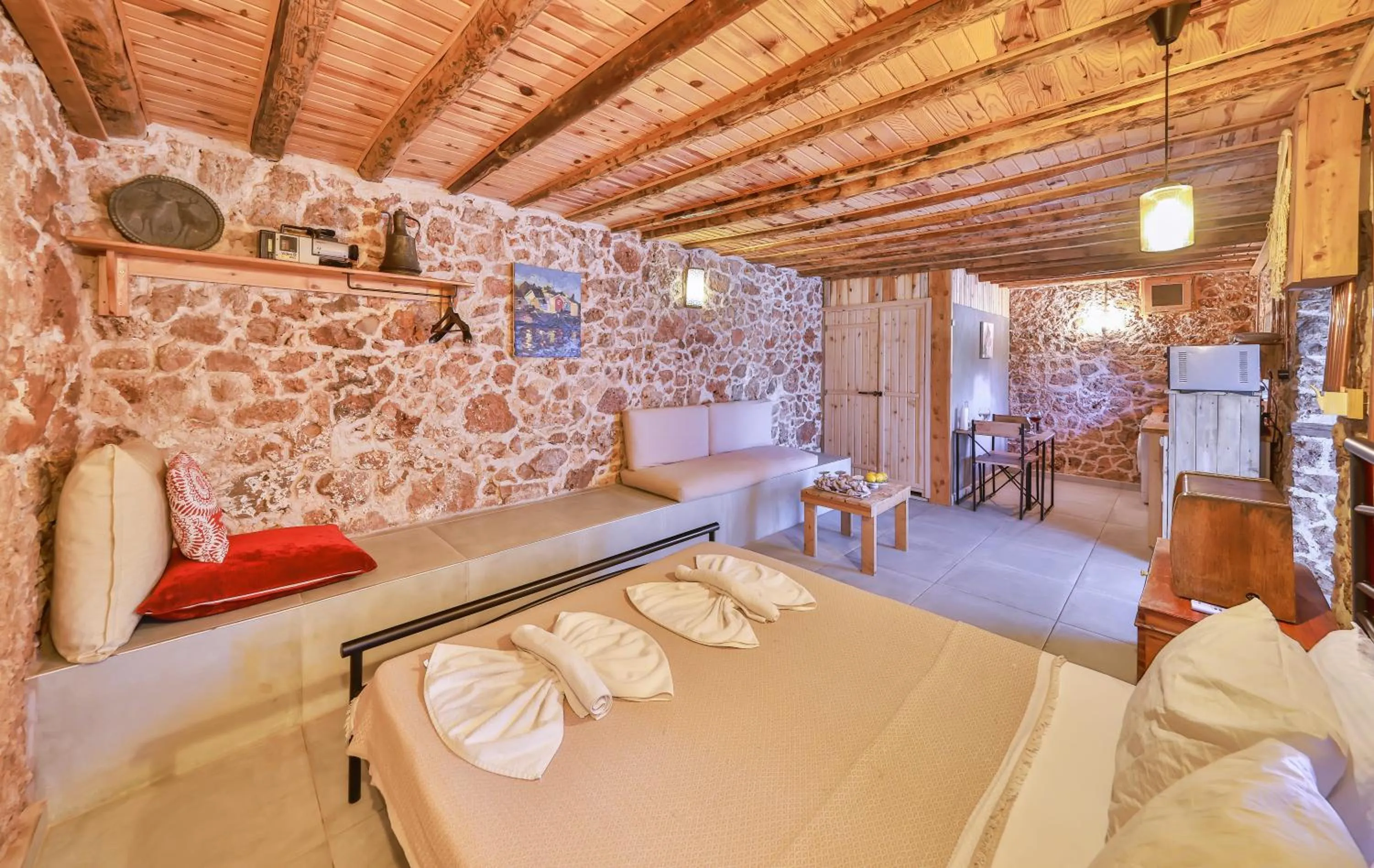 Bedroom in Bademlique Stone Rooms