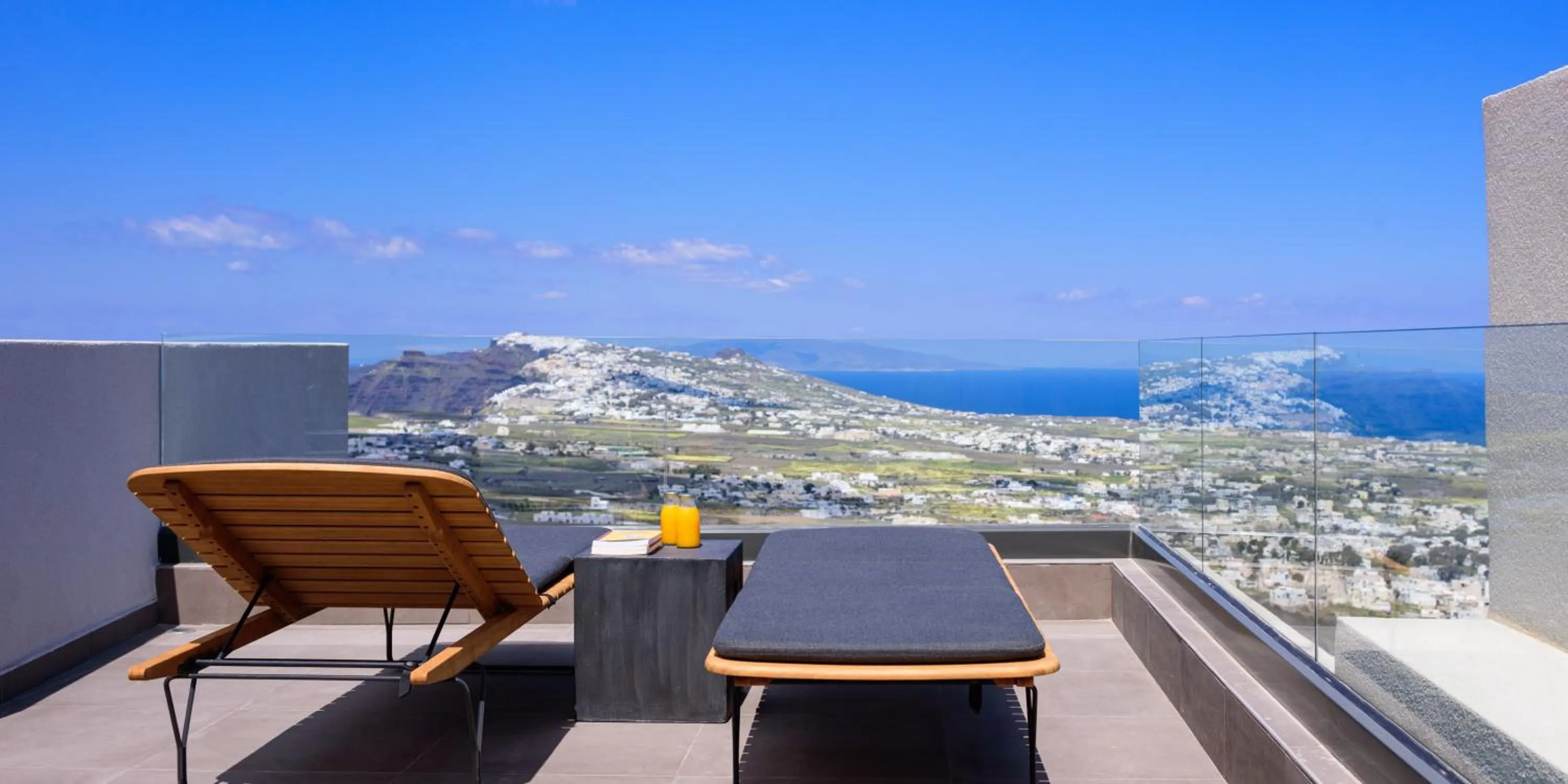 Patio in Apikia Santorini