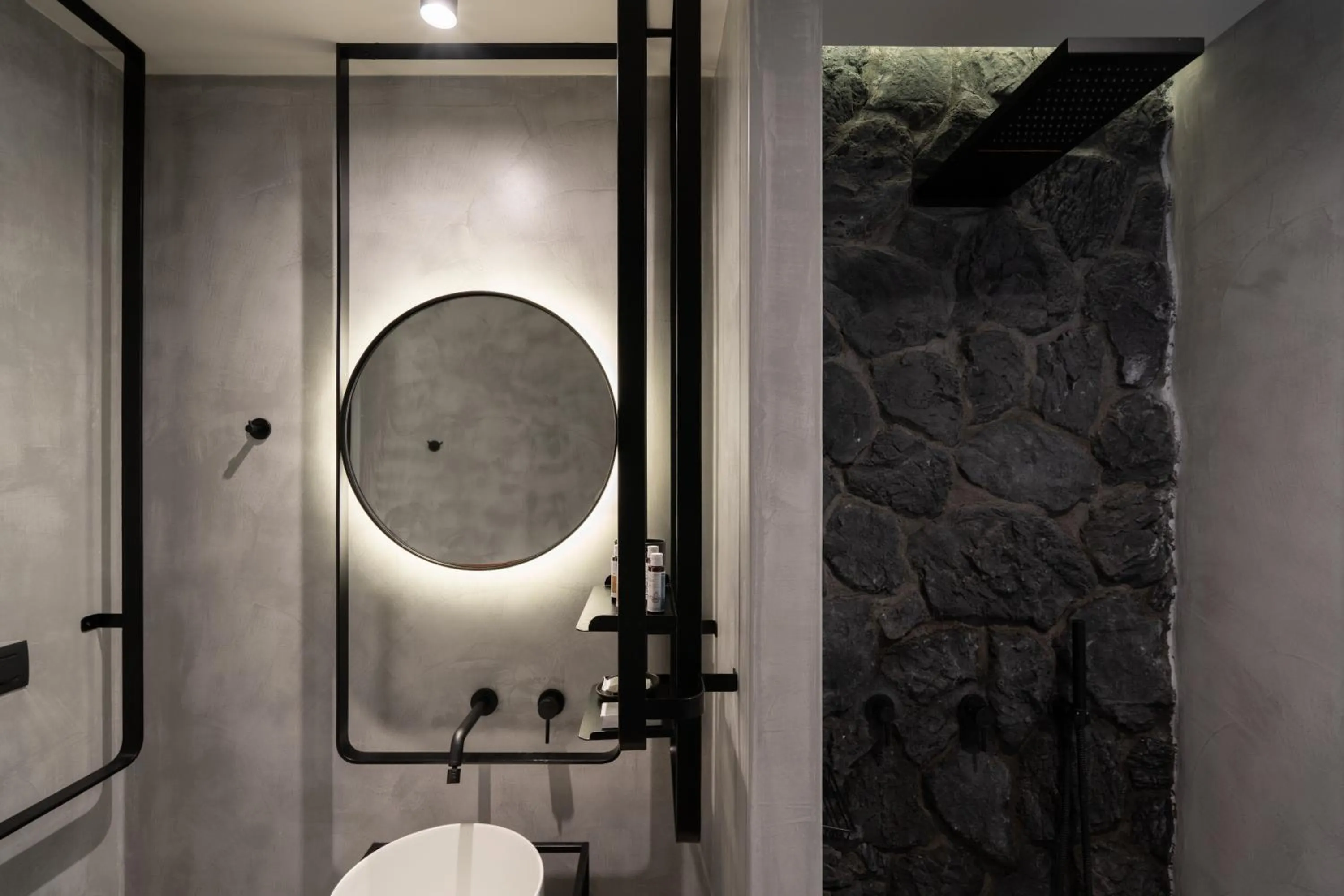 Shower in Apikia Santorini