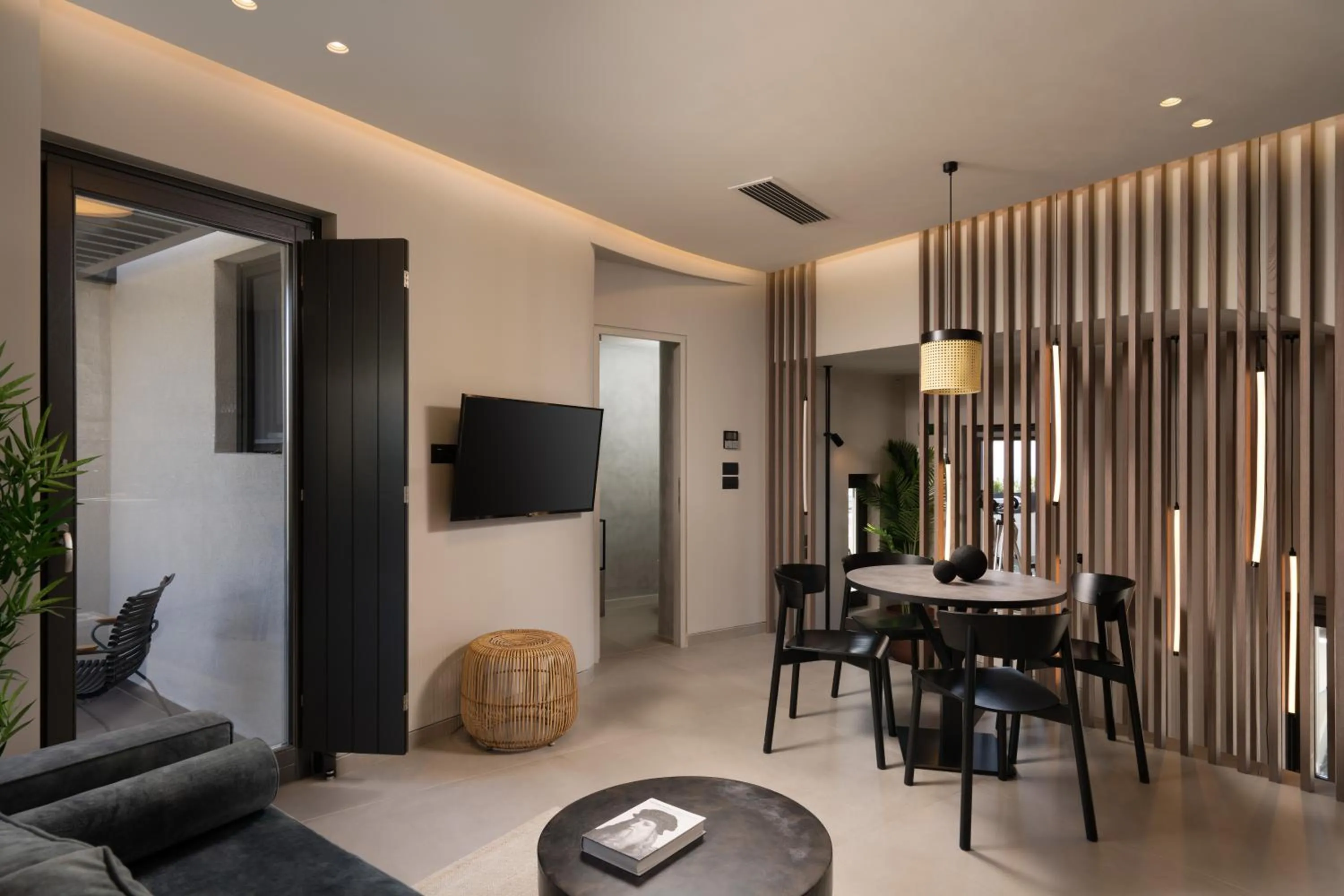 TV and multimedia in Apikia Santorini