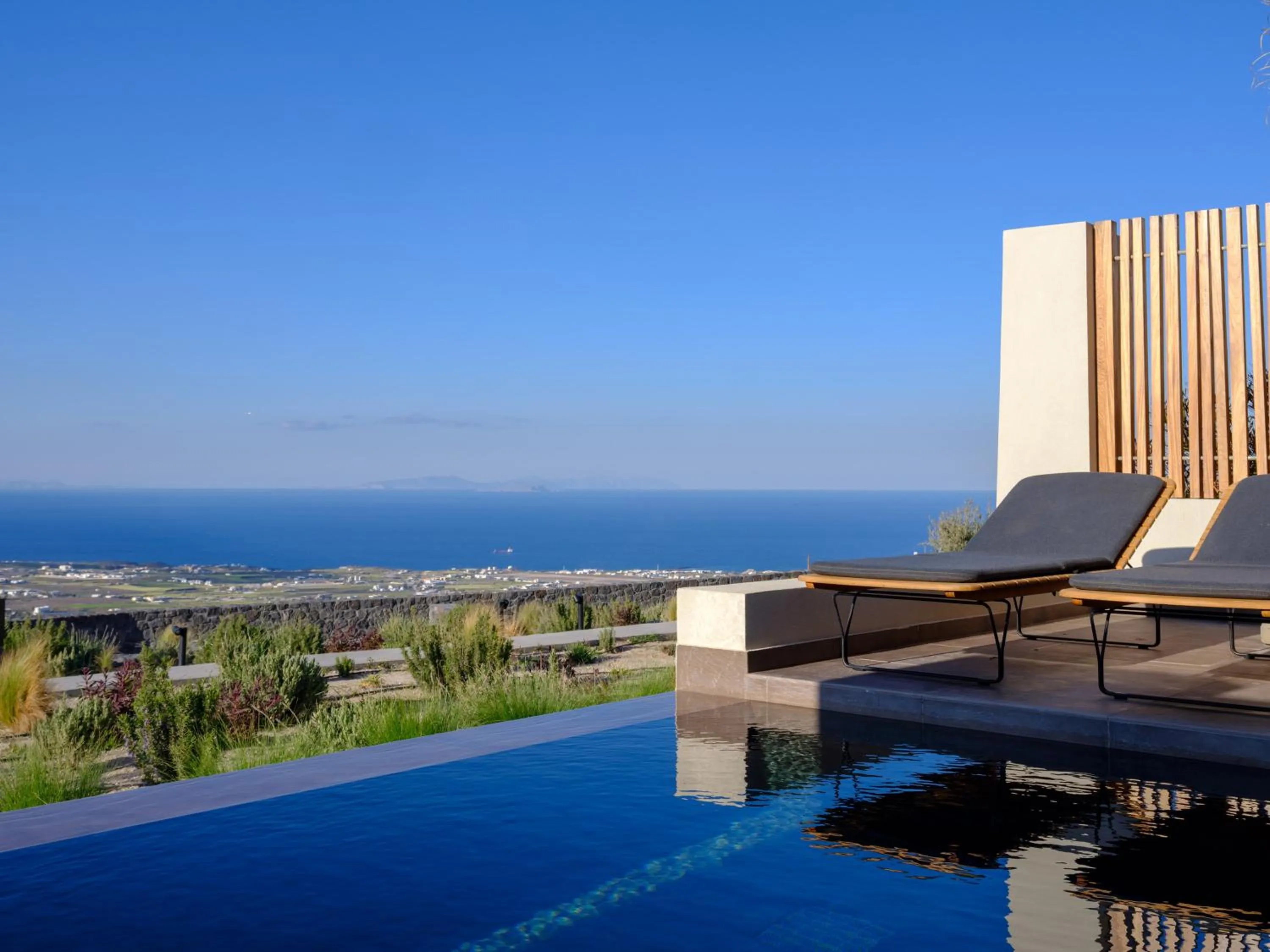 Property building in Apikia Santorini