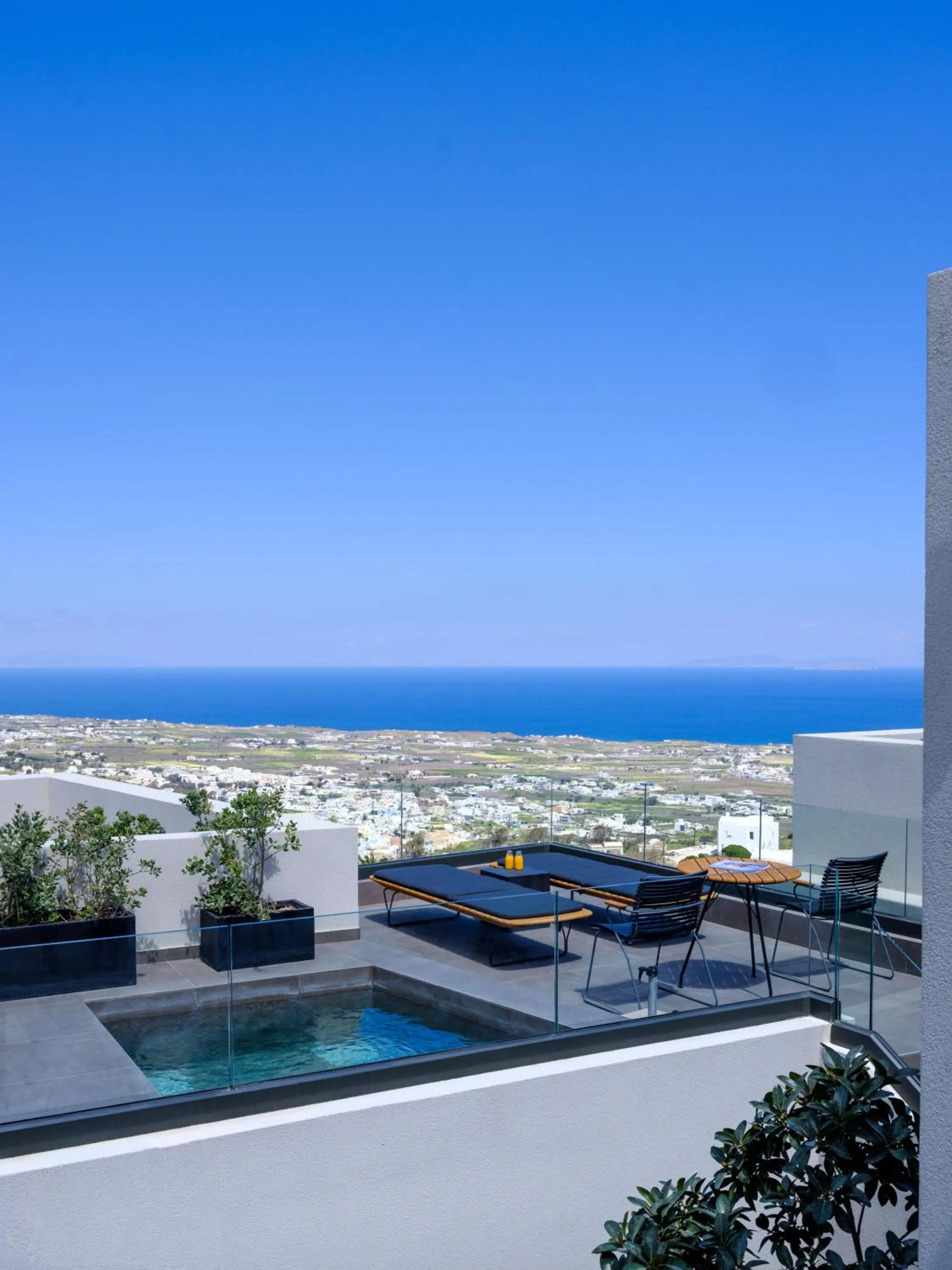 Property building in Apikia Santorini