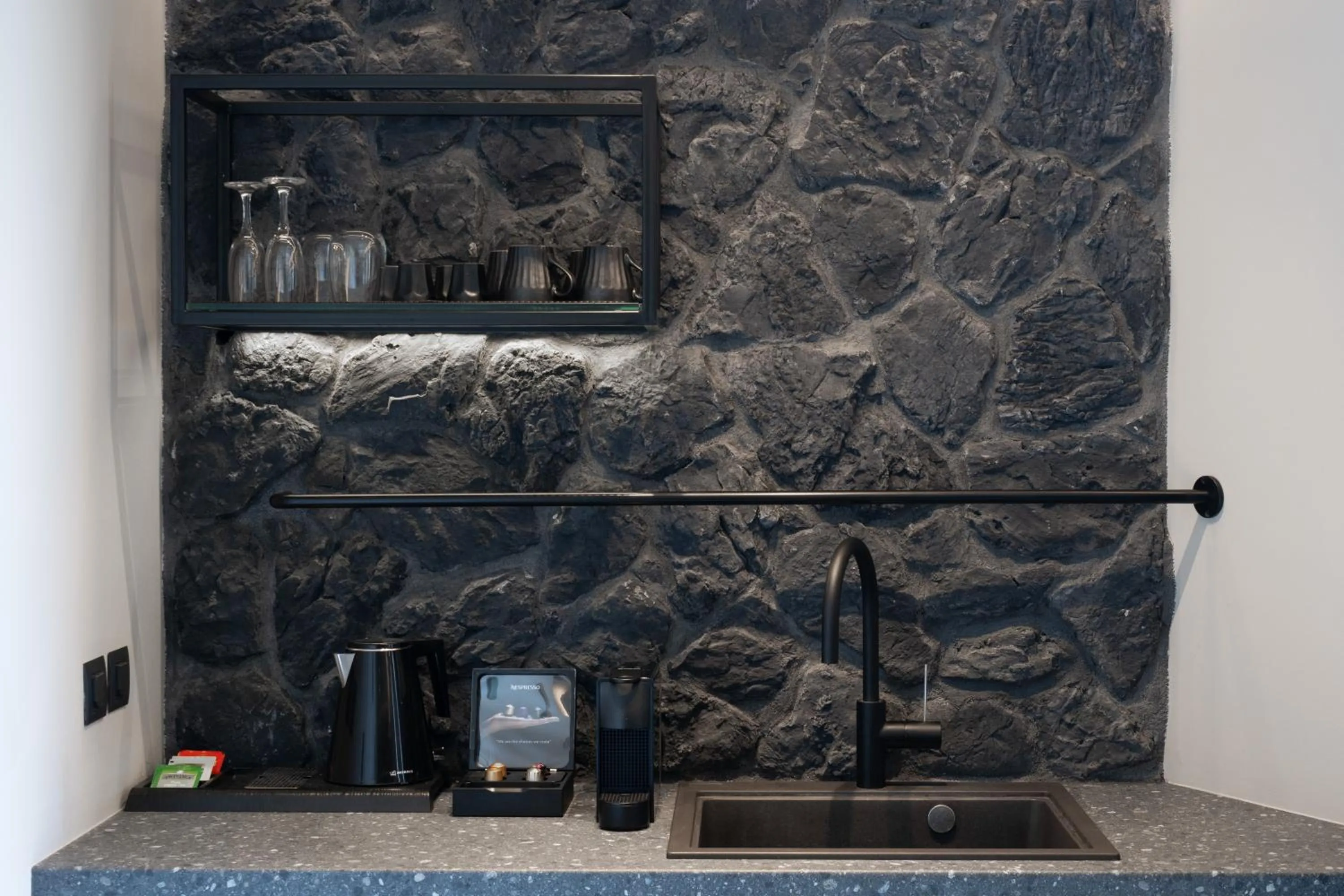 Coffee/tea facilities in Apikia Santorini