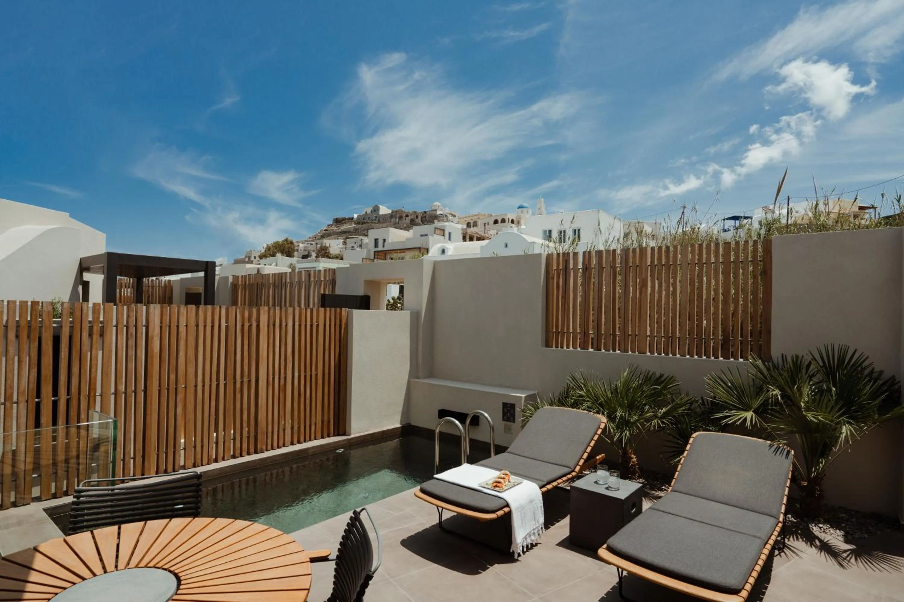 Property building in Apikia Santorini