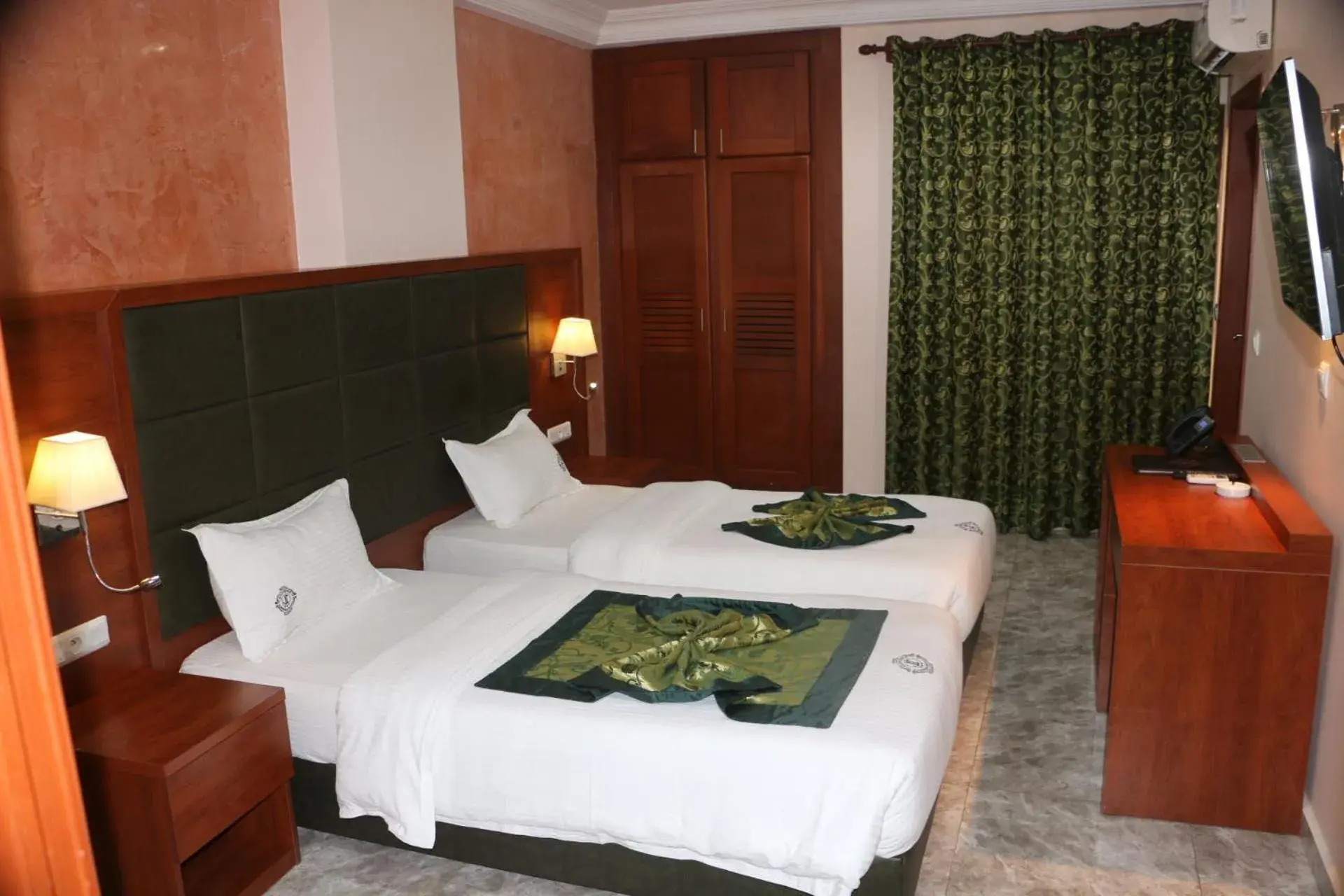 Twin Room in Hôtel Jouvence International Twin Room in Hôtel Jouvence International