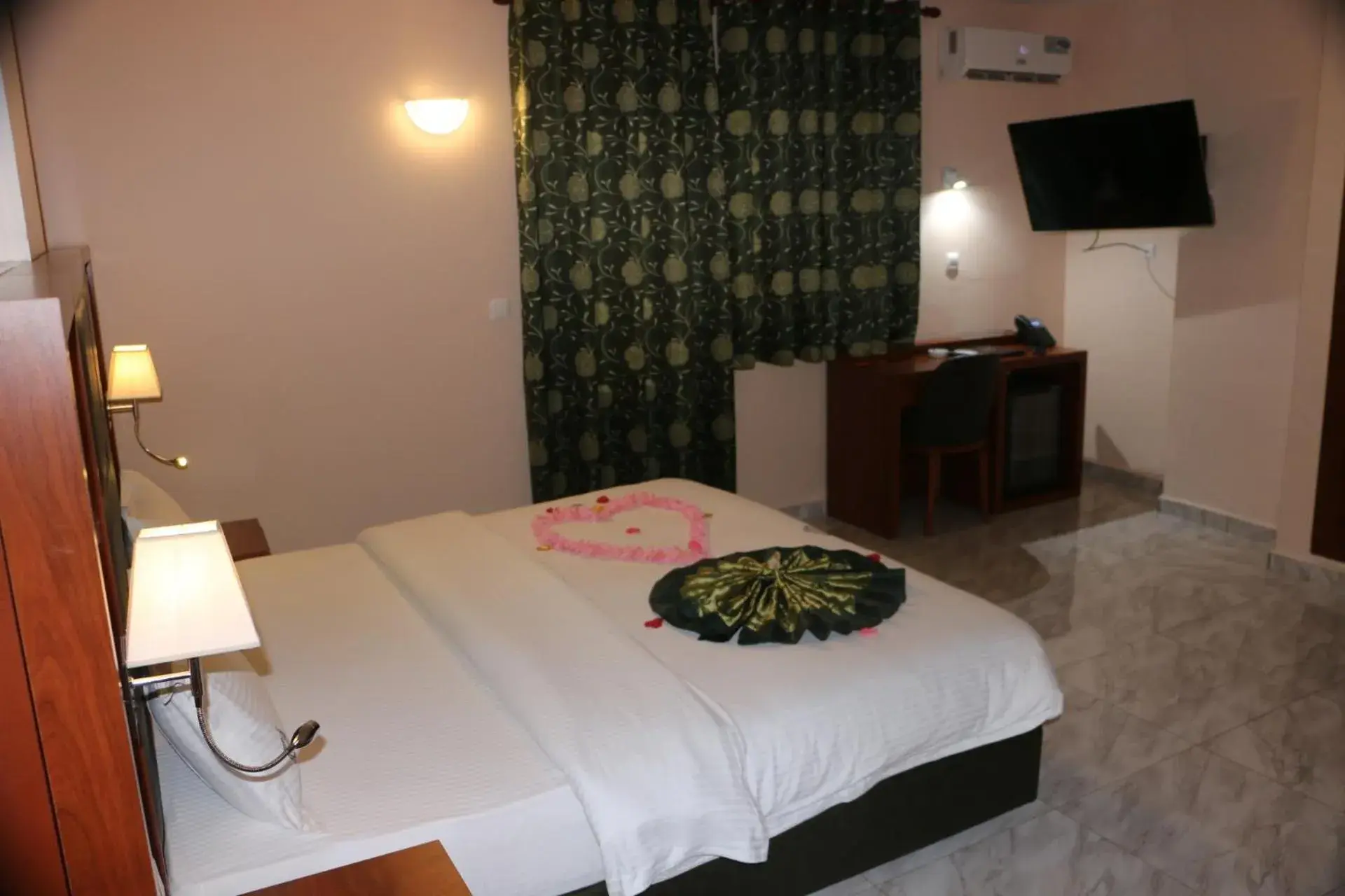 Double Room in Hôtel Jouvence International Double Room in Hôtel Jouvence International