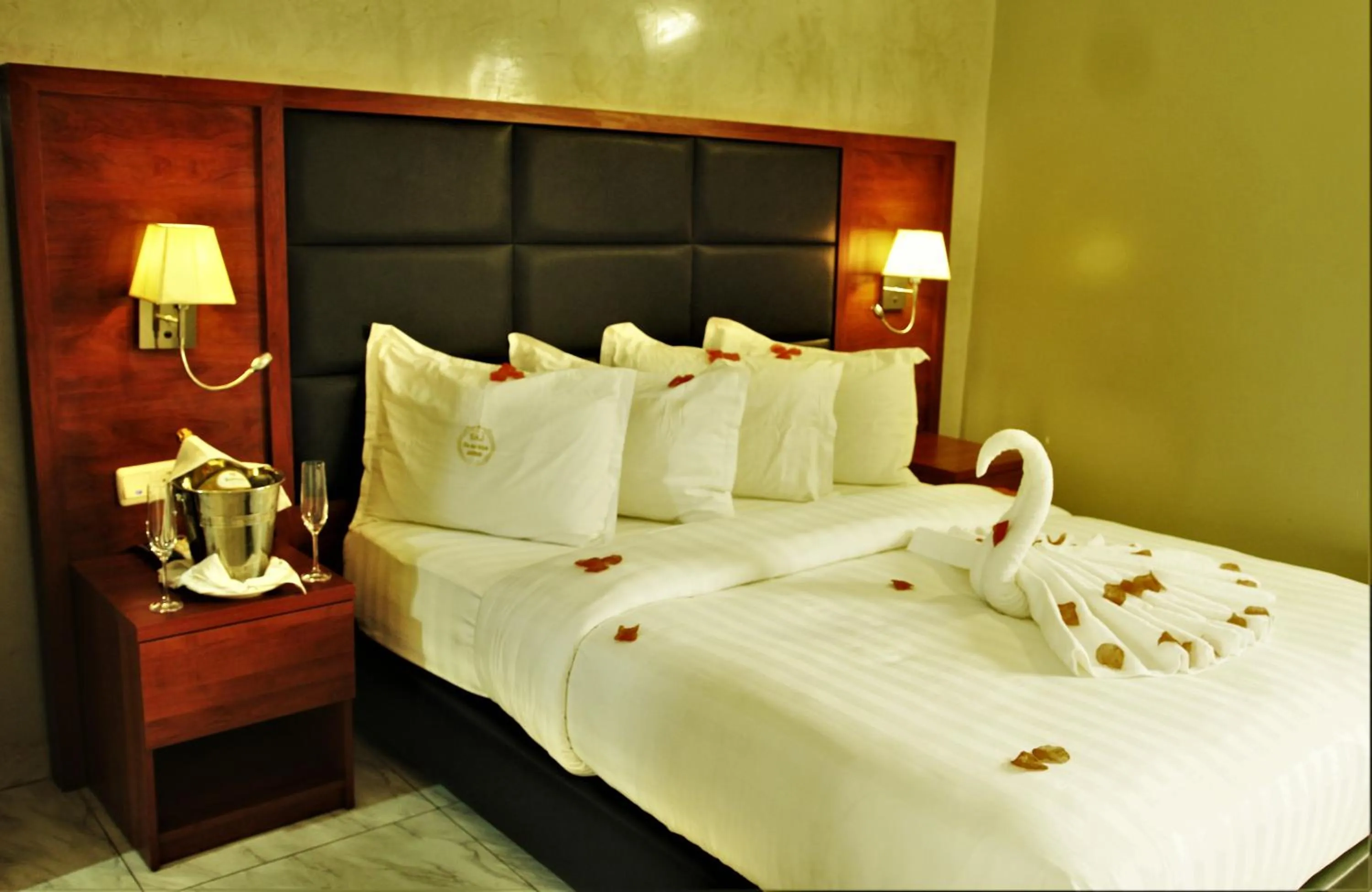 Bed in Hôtel Jouvence International