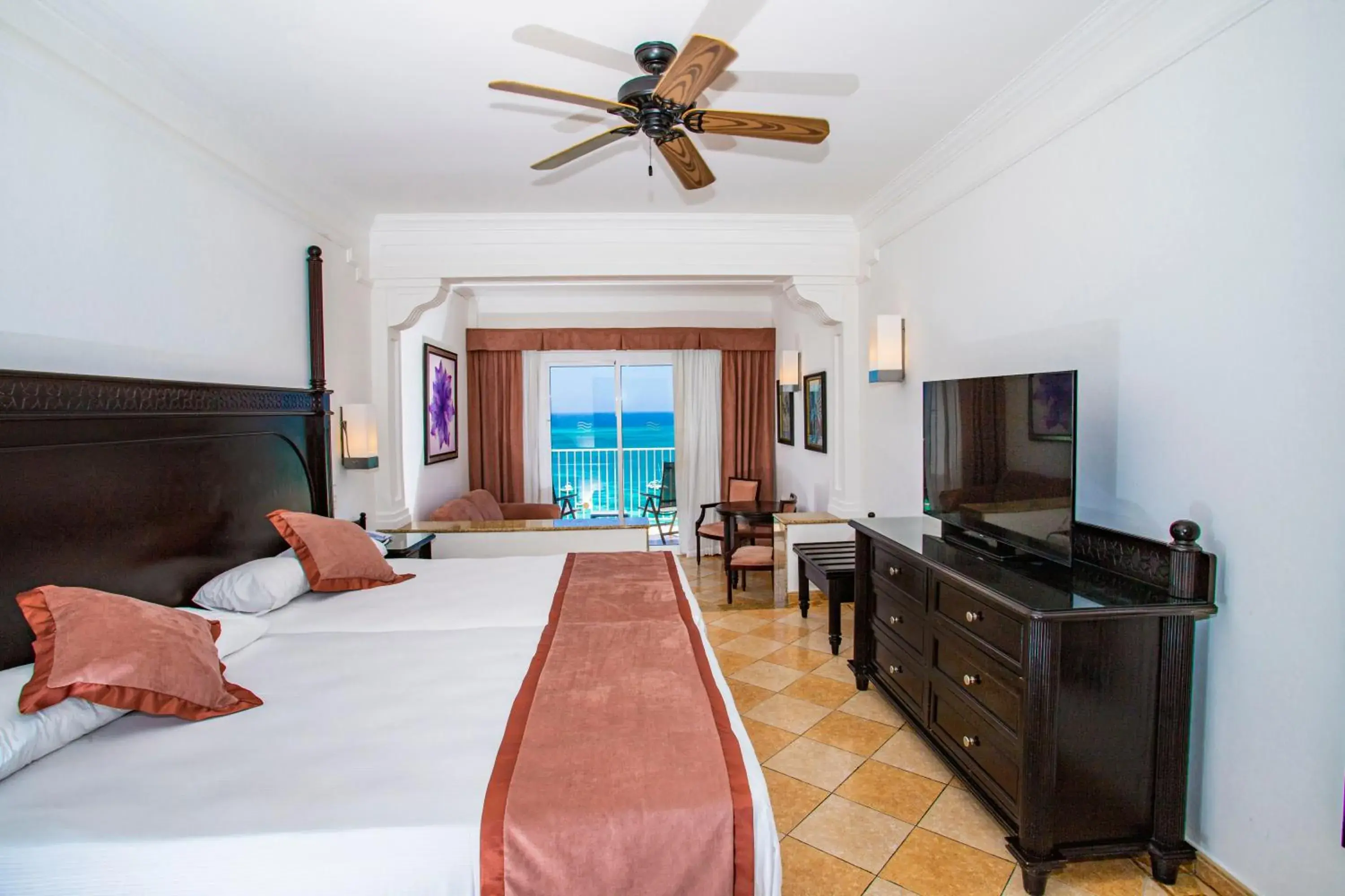 Junior Suite Ocean View in Riu Palace Aruba - All Inclusive Junior Suite Ocean View in Riu Palace Aruba - All Inclusive