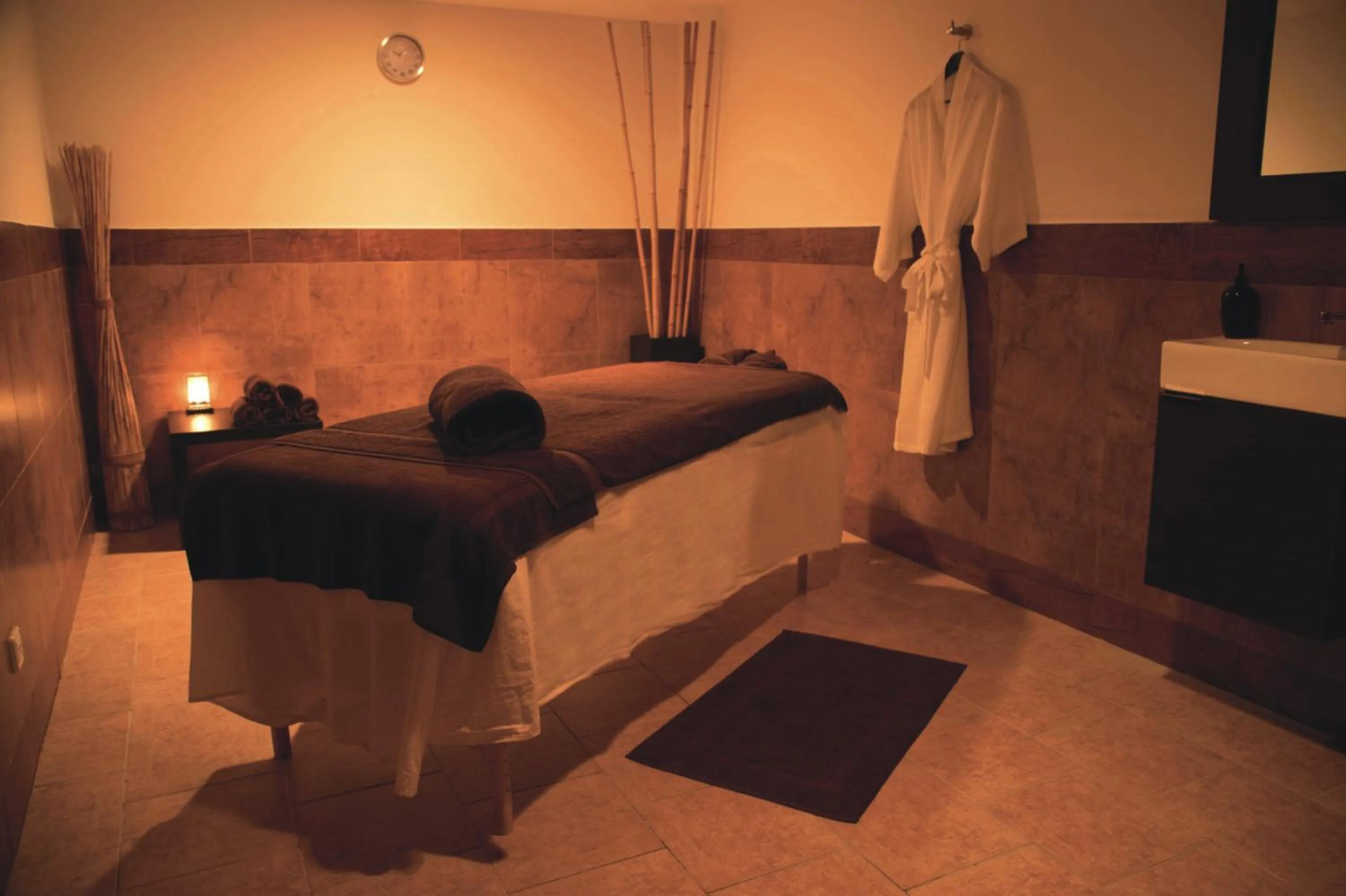 Massage, Bed in Riu Palace Aruba - All Inclusive