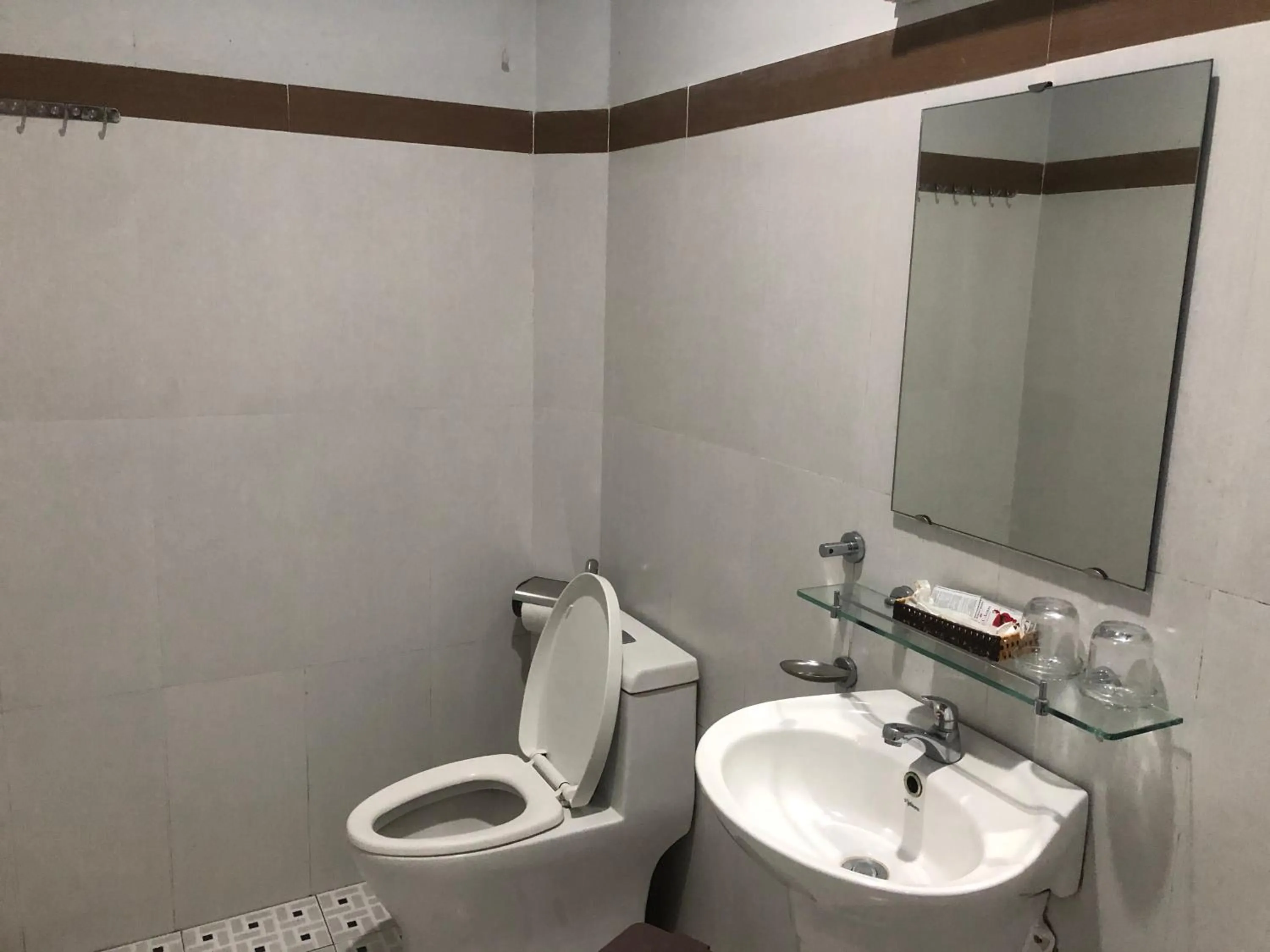 Bathroom in Mai Vuong Thuy Hotel