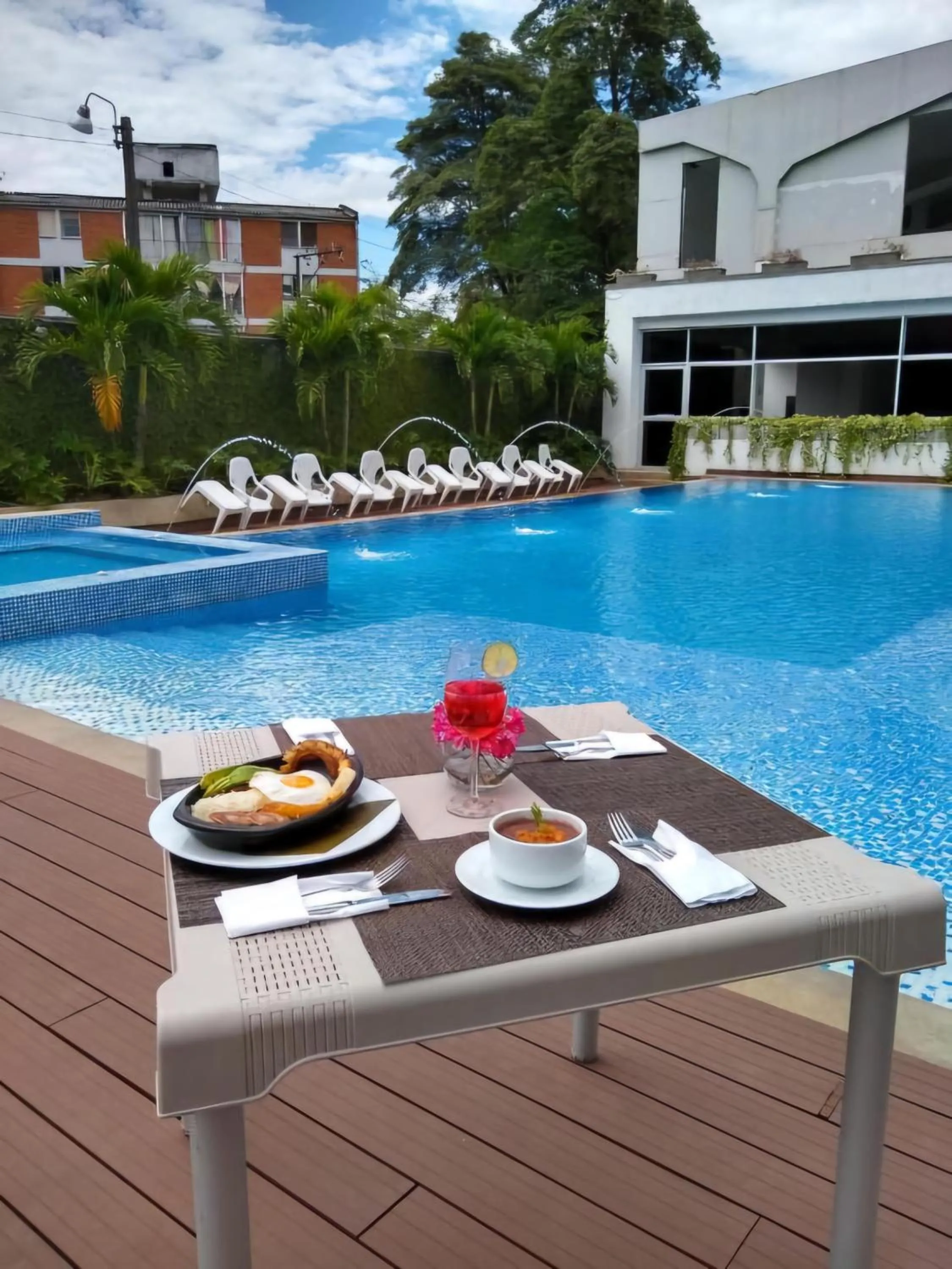 Food and drinks in Hotel Blue 66