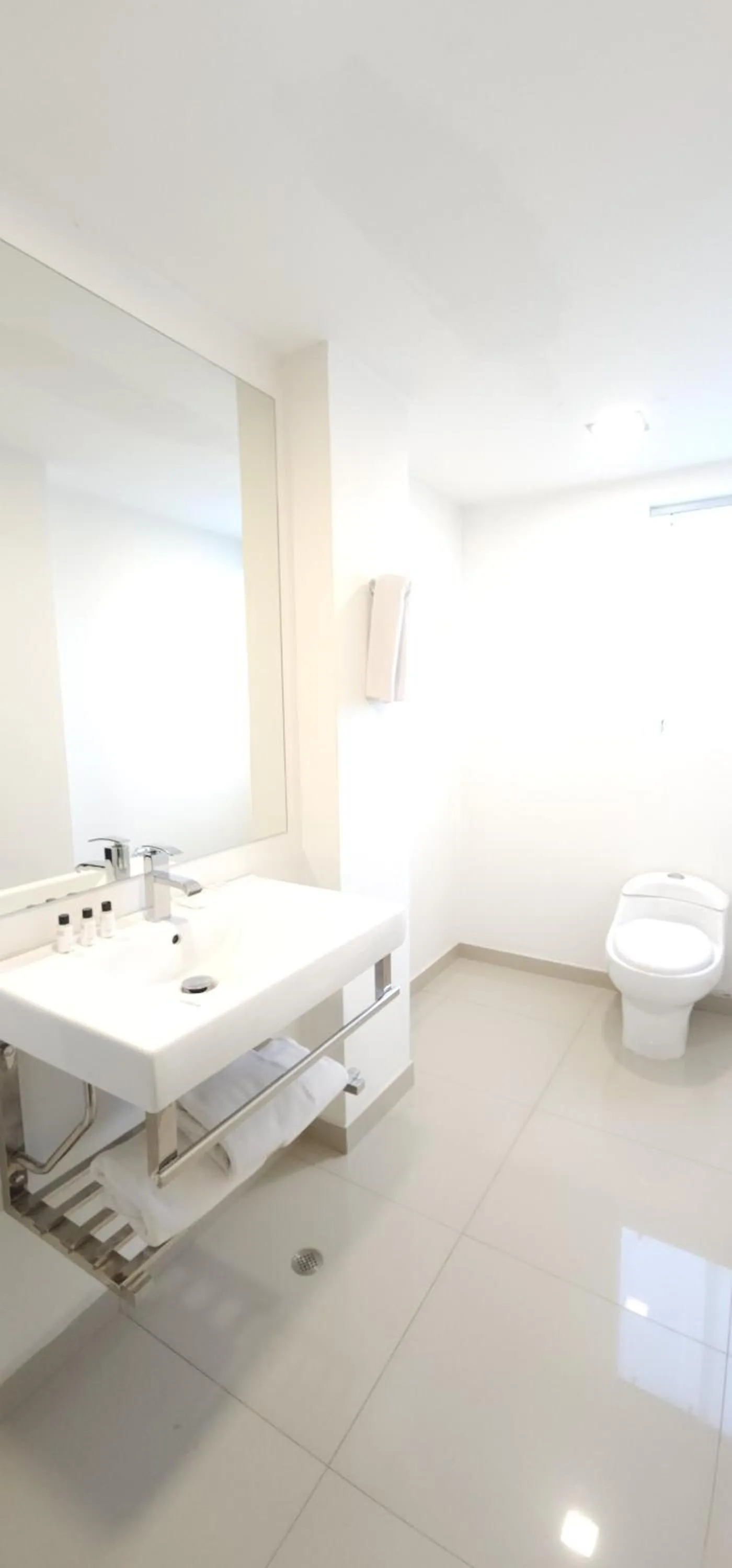 Bathroom in Hotel Blue 66