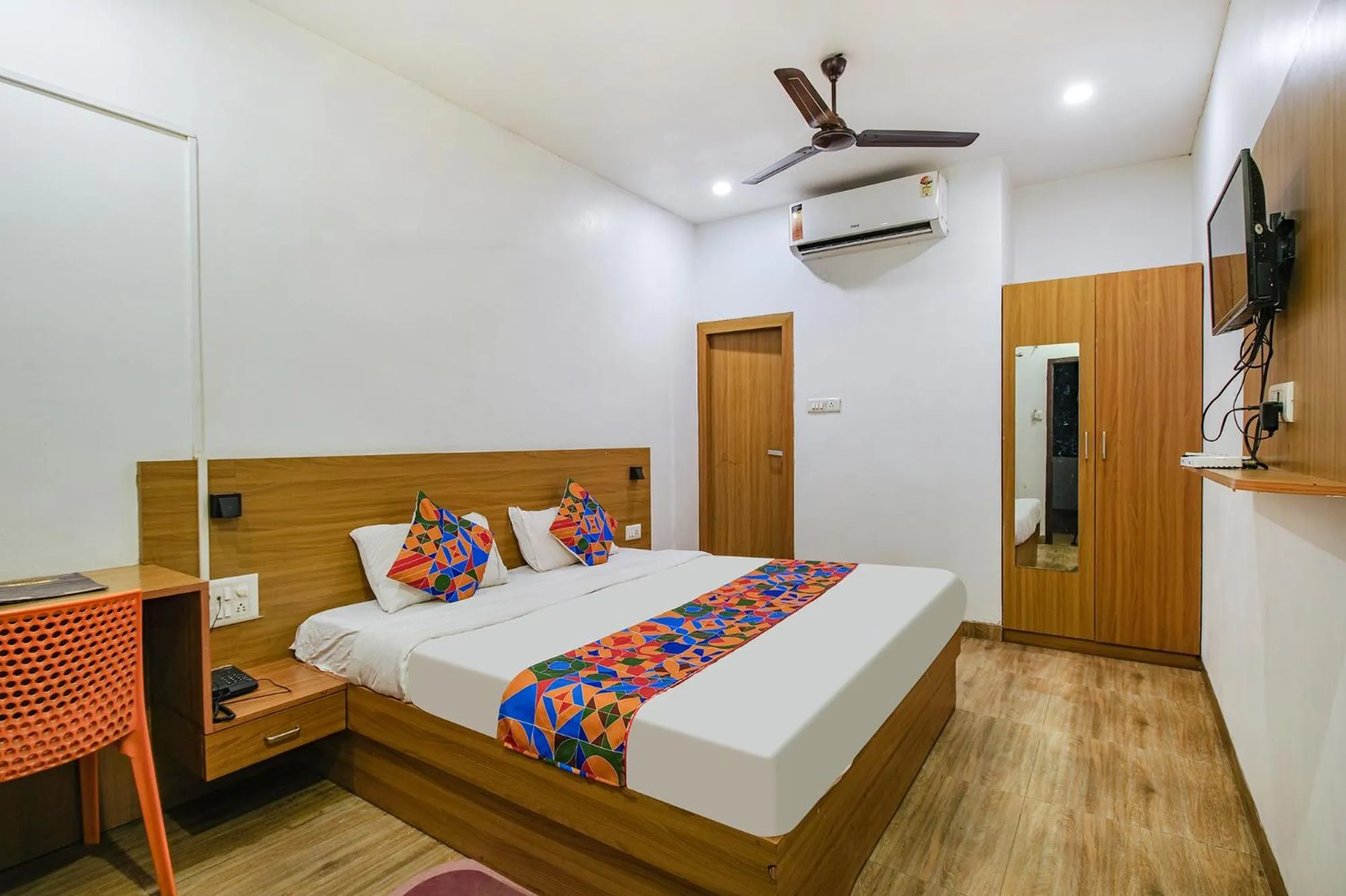 Bed in Via Anurag Residency