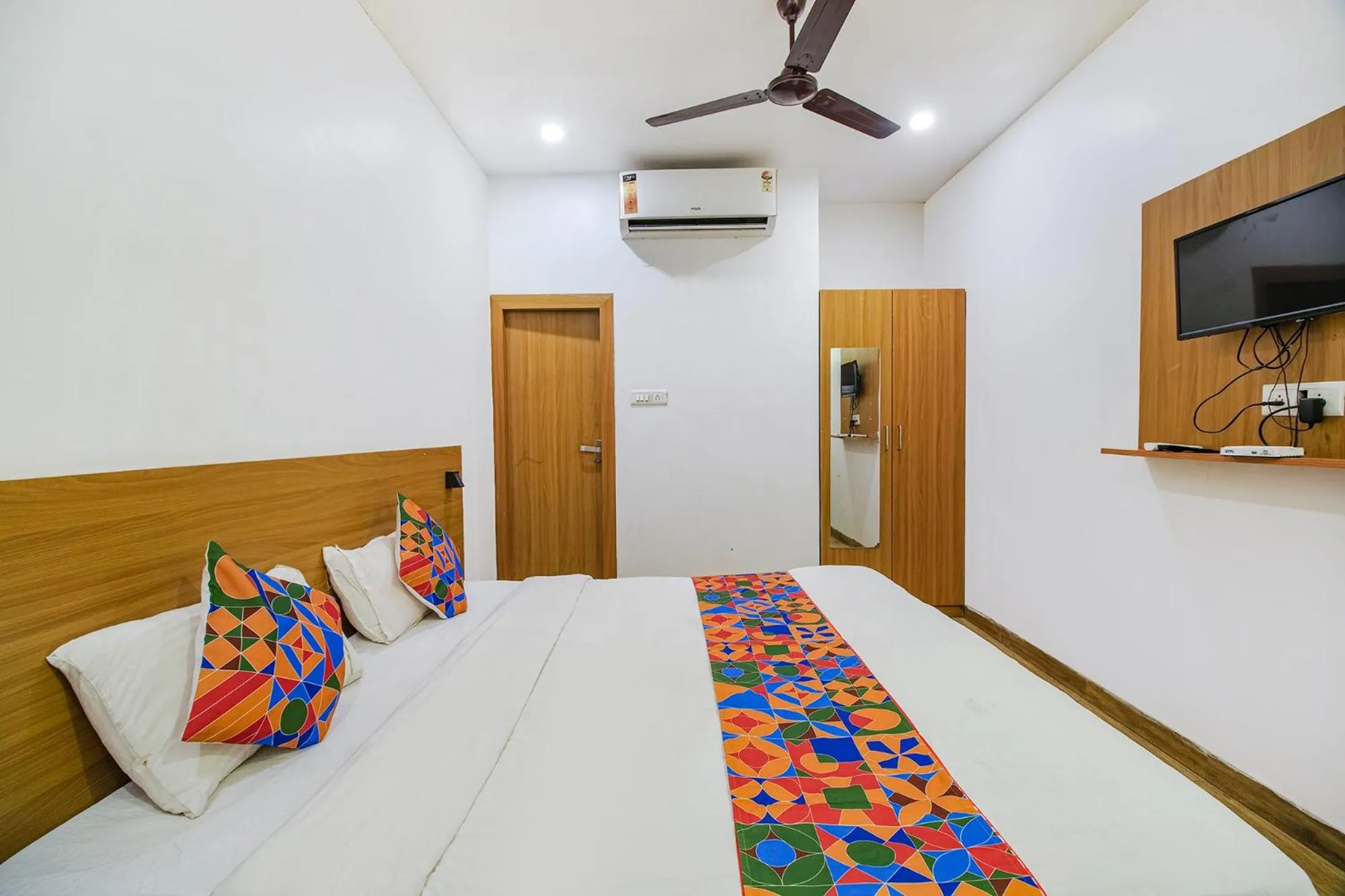 Bed in Via Anurag Residency