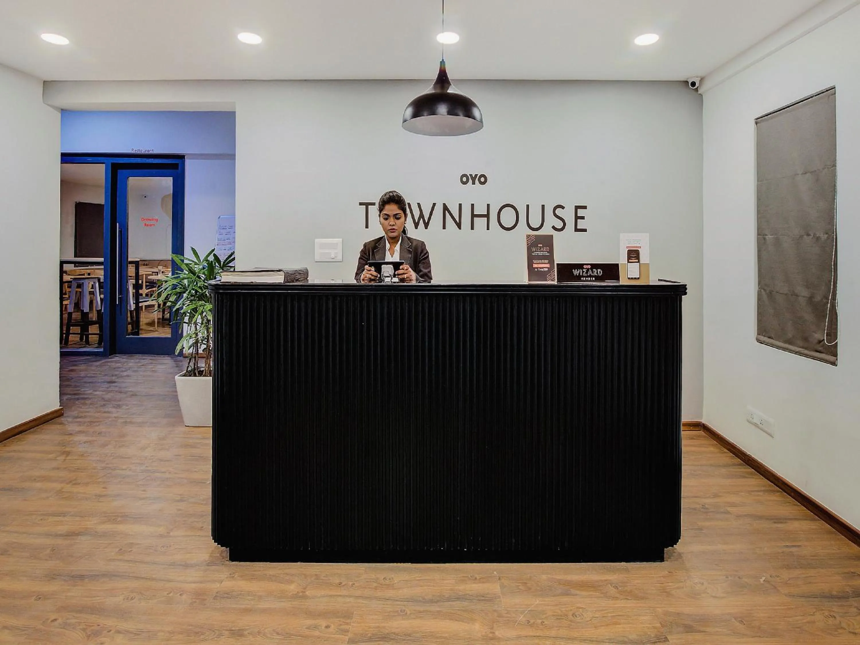 Lobby or reception in Super OYO 76438 hotel APS INN