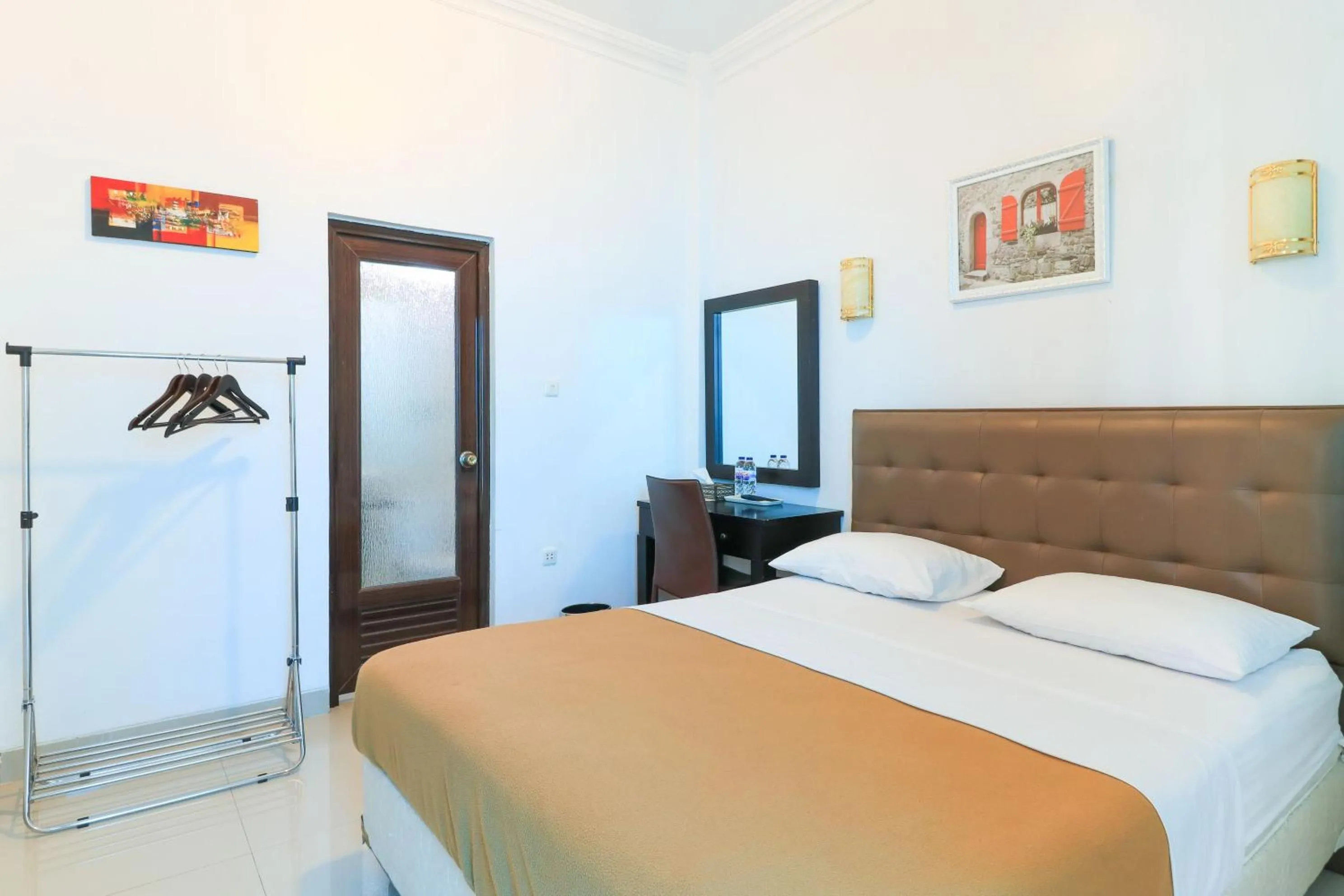 Photo of the whole room, Bed in Ge JacMart Homestay Makassar