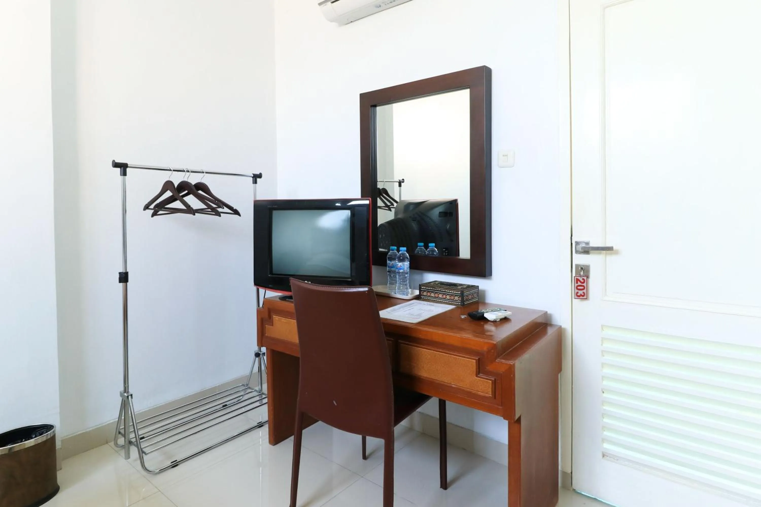 TV and multimedia in Ge JacMart Homestay Makassar