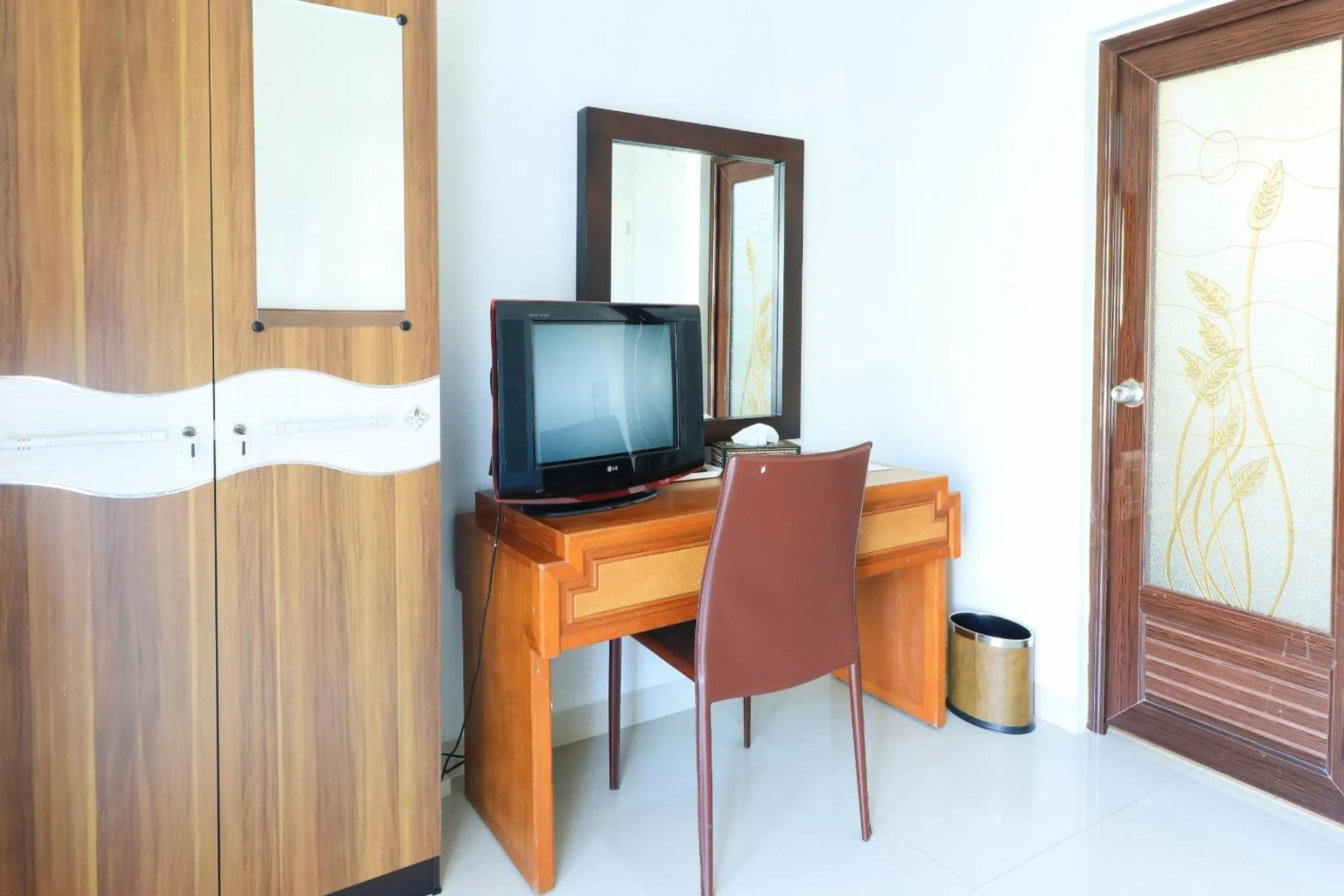 TV and multimedia in Ge JacMart Homestay Makassar