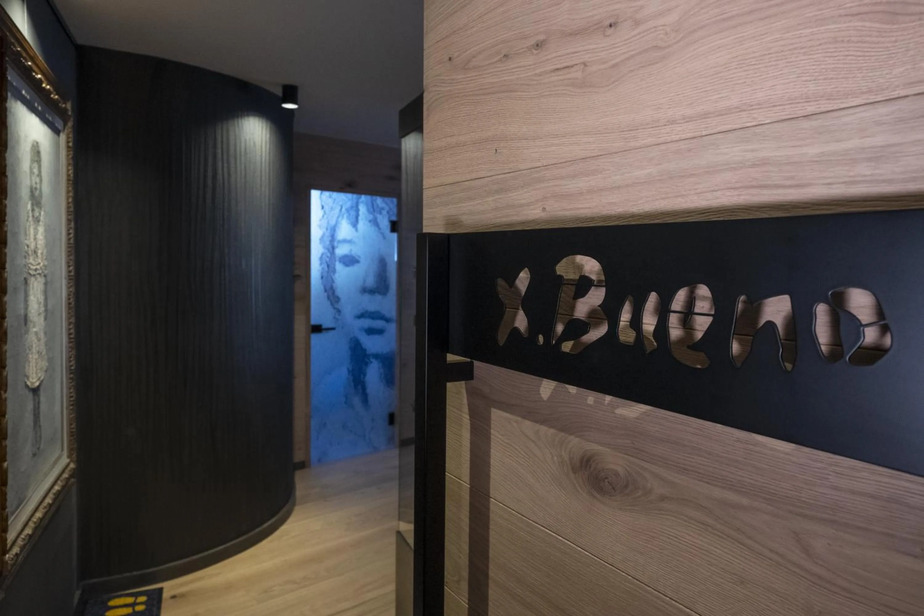 Decorative detail in Locanda degli Artisti Art Hotel