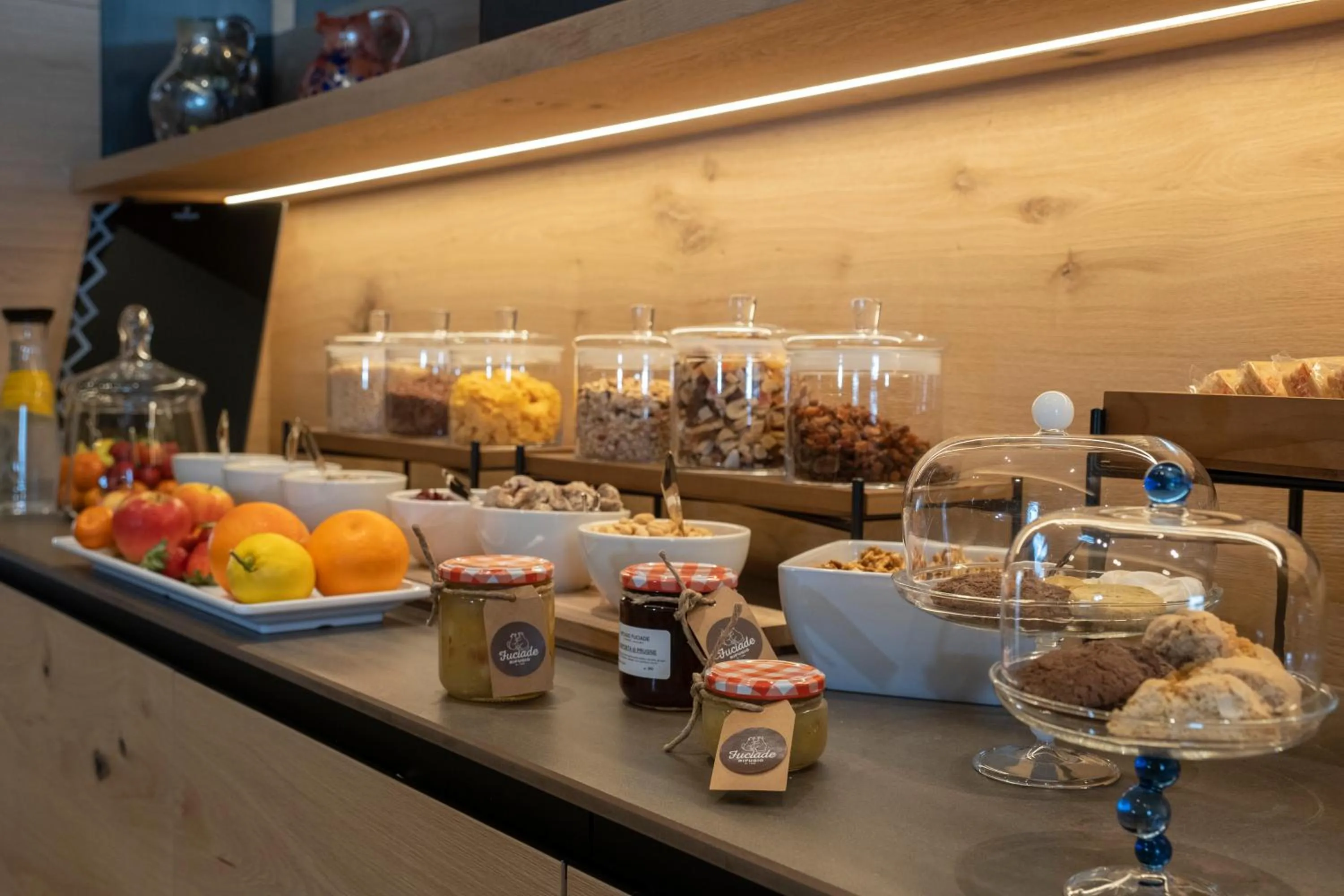 Food and drinks in Locanda degli Artisti Art Hotel