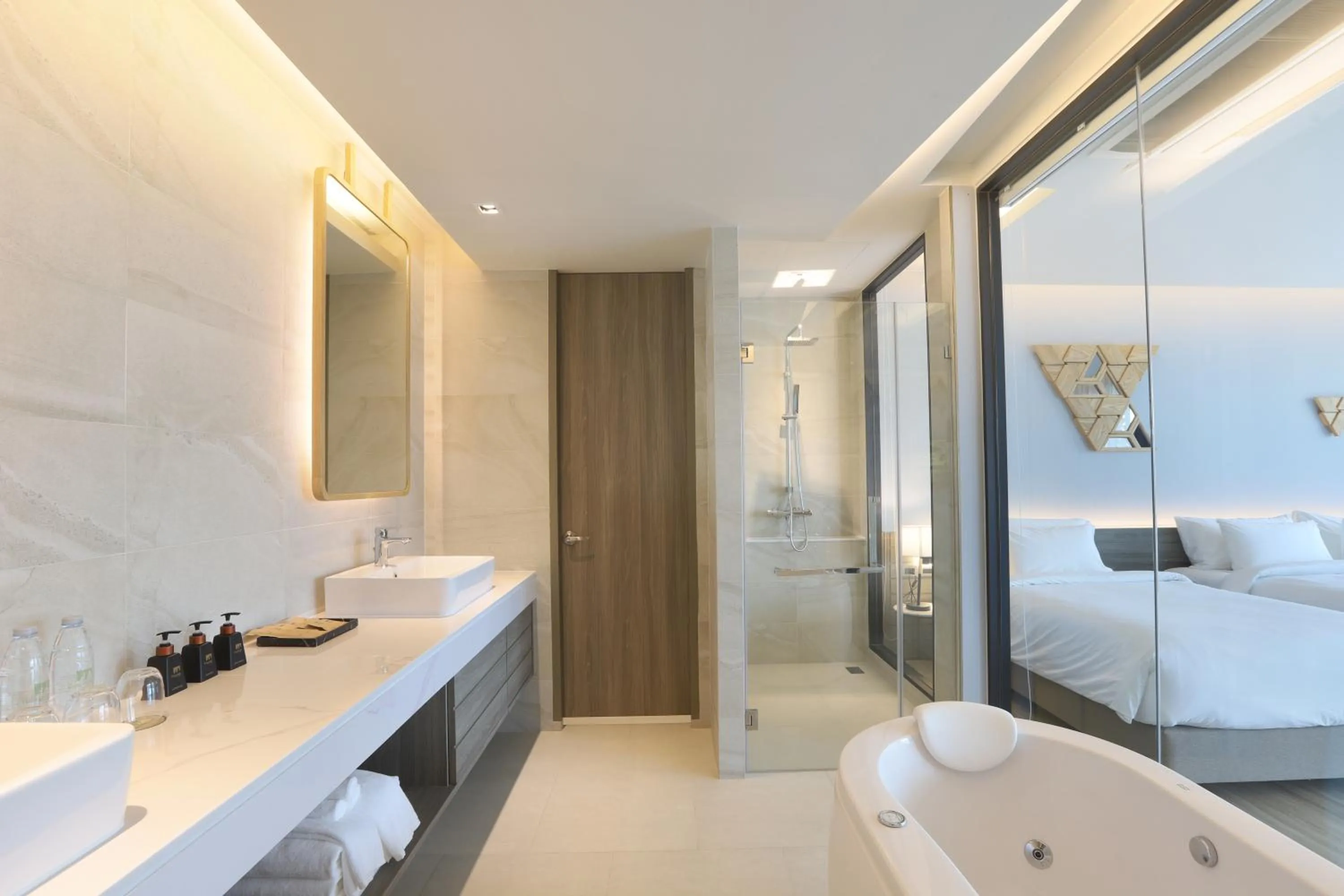 Bathroom, Bed in The Signature Hotel Airport