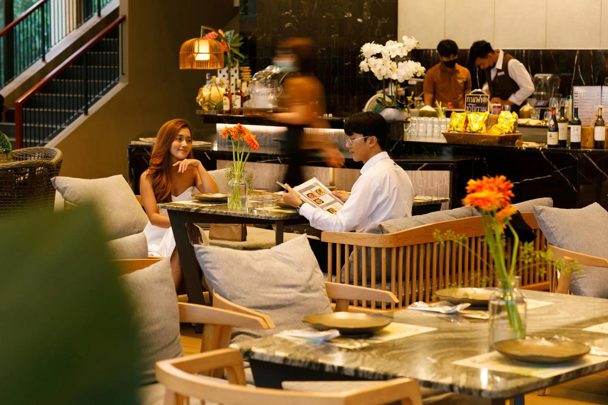 Restaurant/places to eat in The Signature Hotel Airport