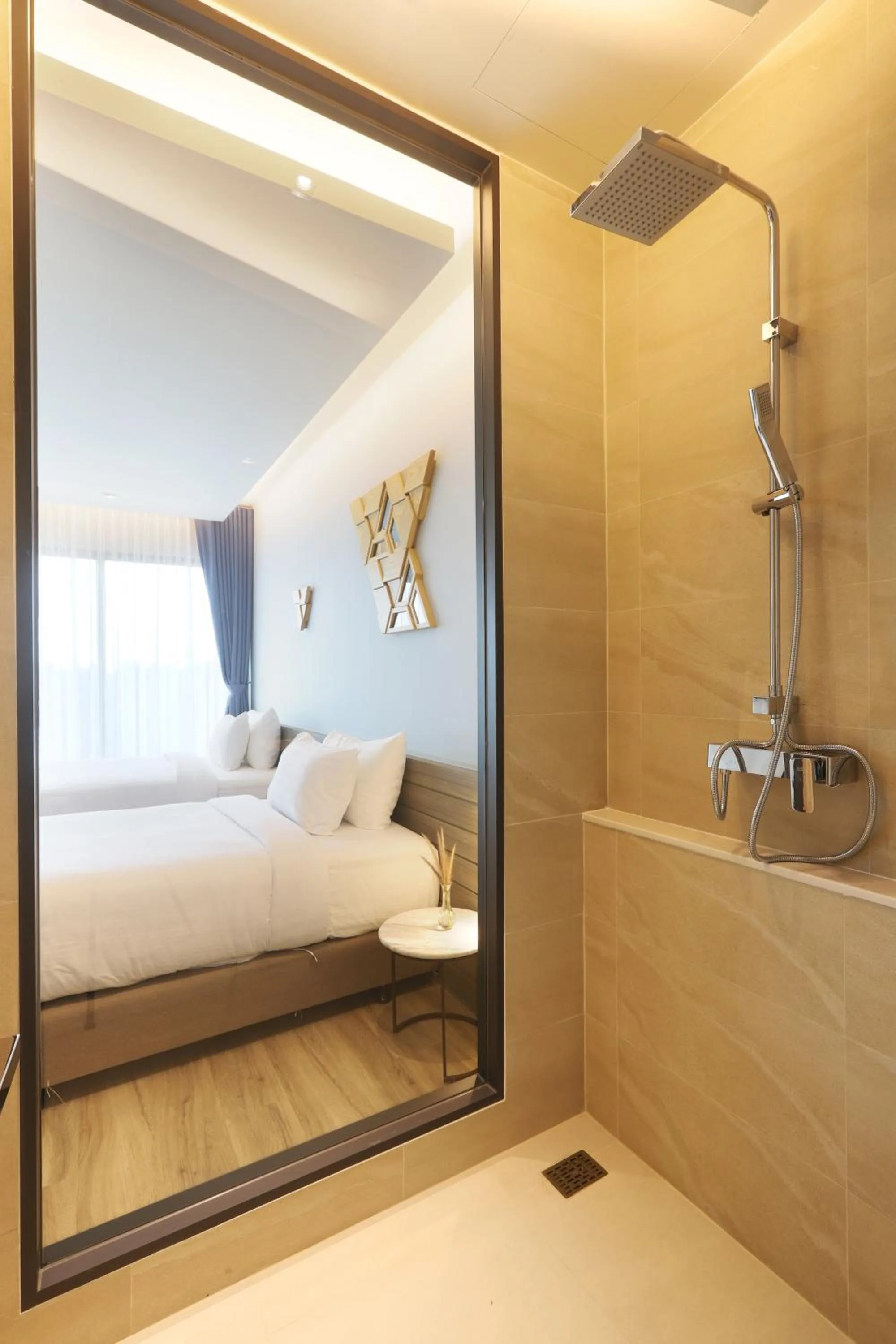 Bathroom, Bed in The Signature Hotel Airport