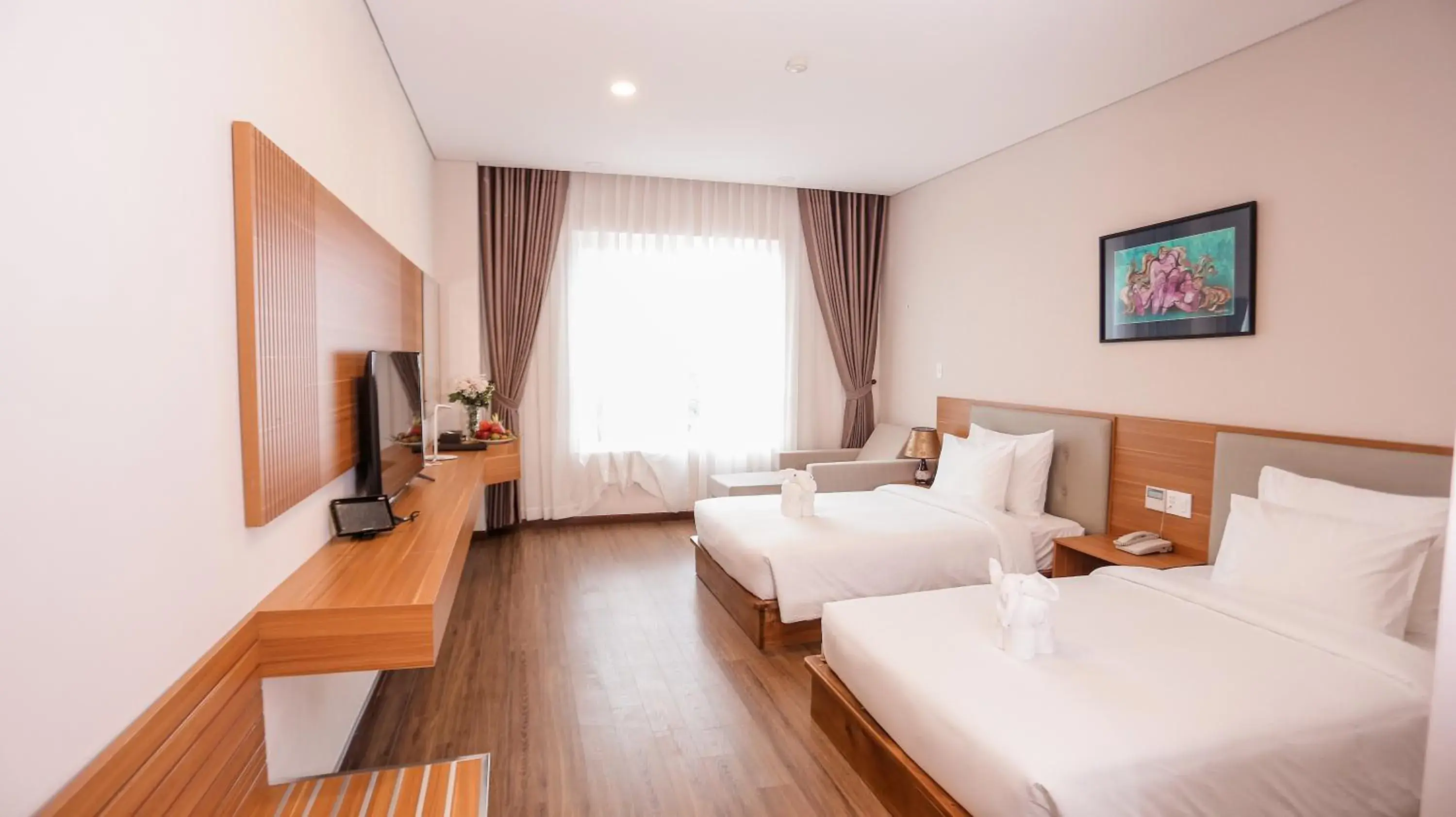 Deluxe Twin Room in Elephants Hotel Deluxe Twin Room in Elephants Hotel