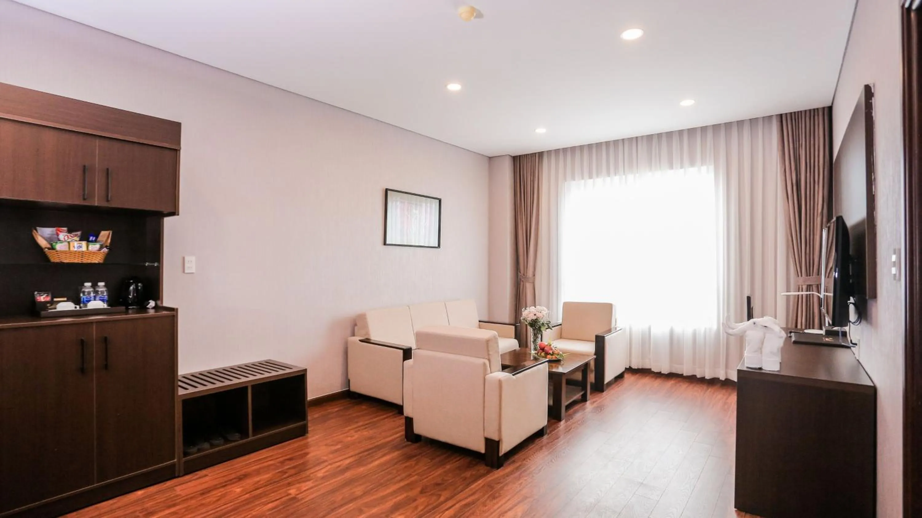 Living room in Elephants Hotel