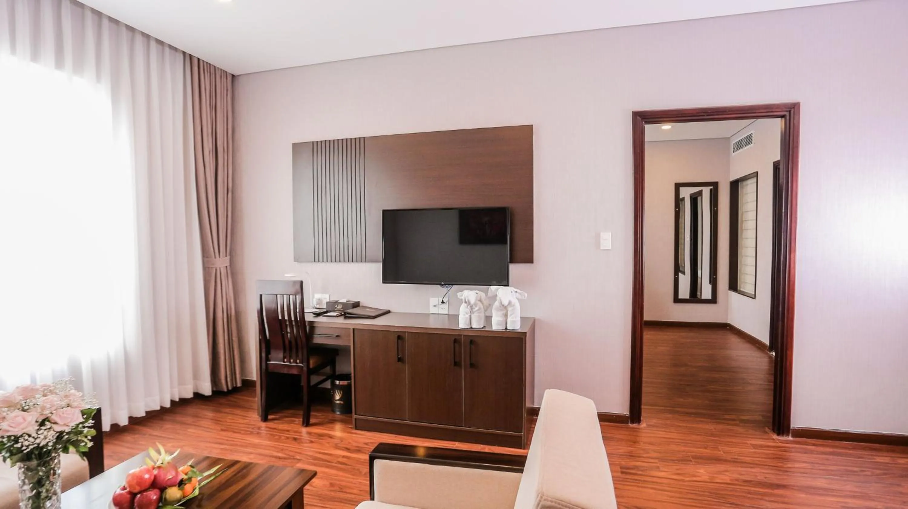 Living room in Elephants Hotel