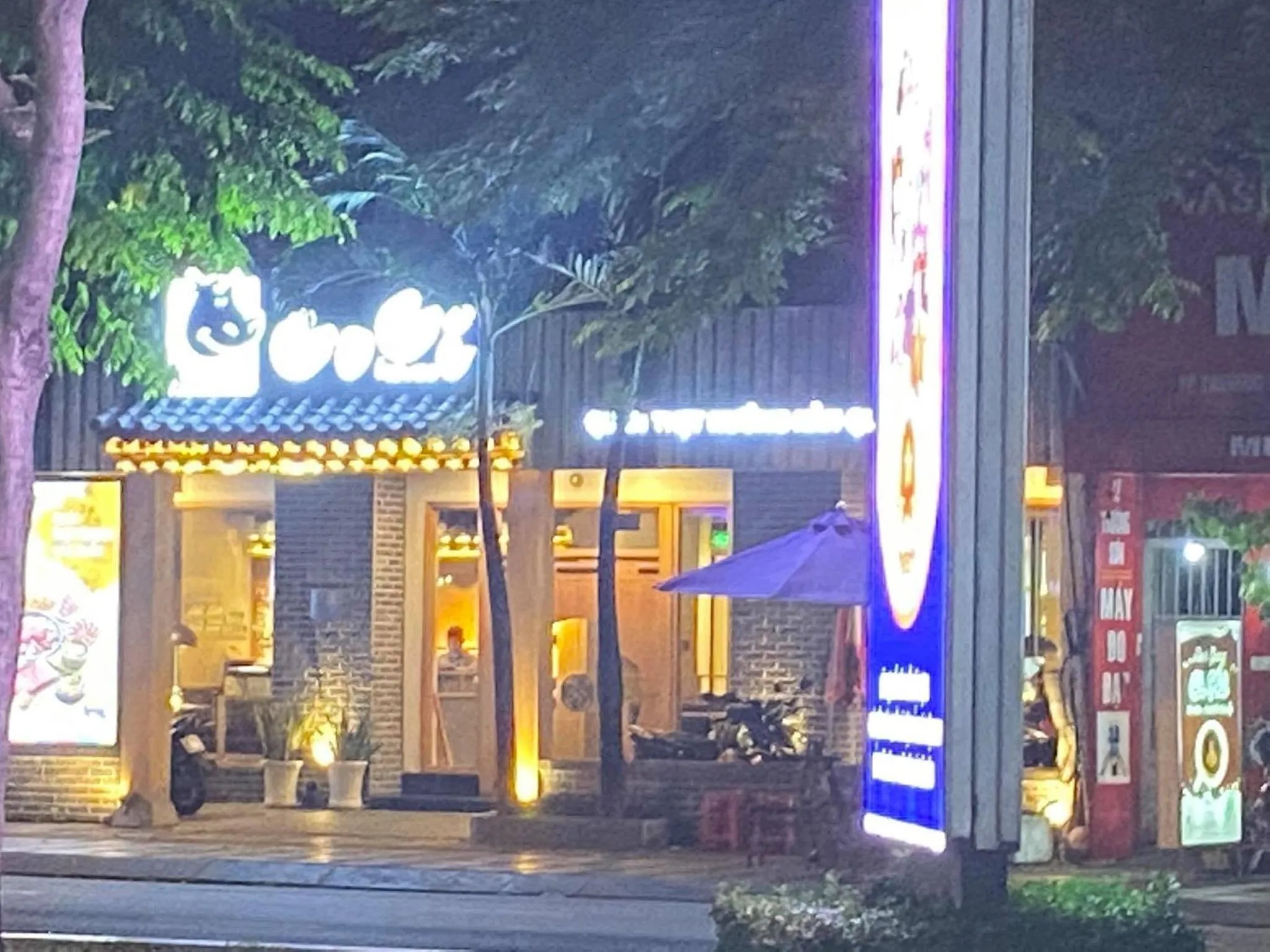 Restaurant/places to eat in Sai Gon's Book Hotel - The Airport Front